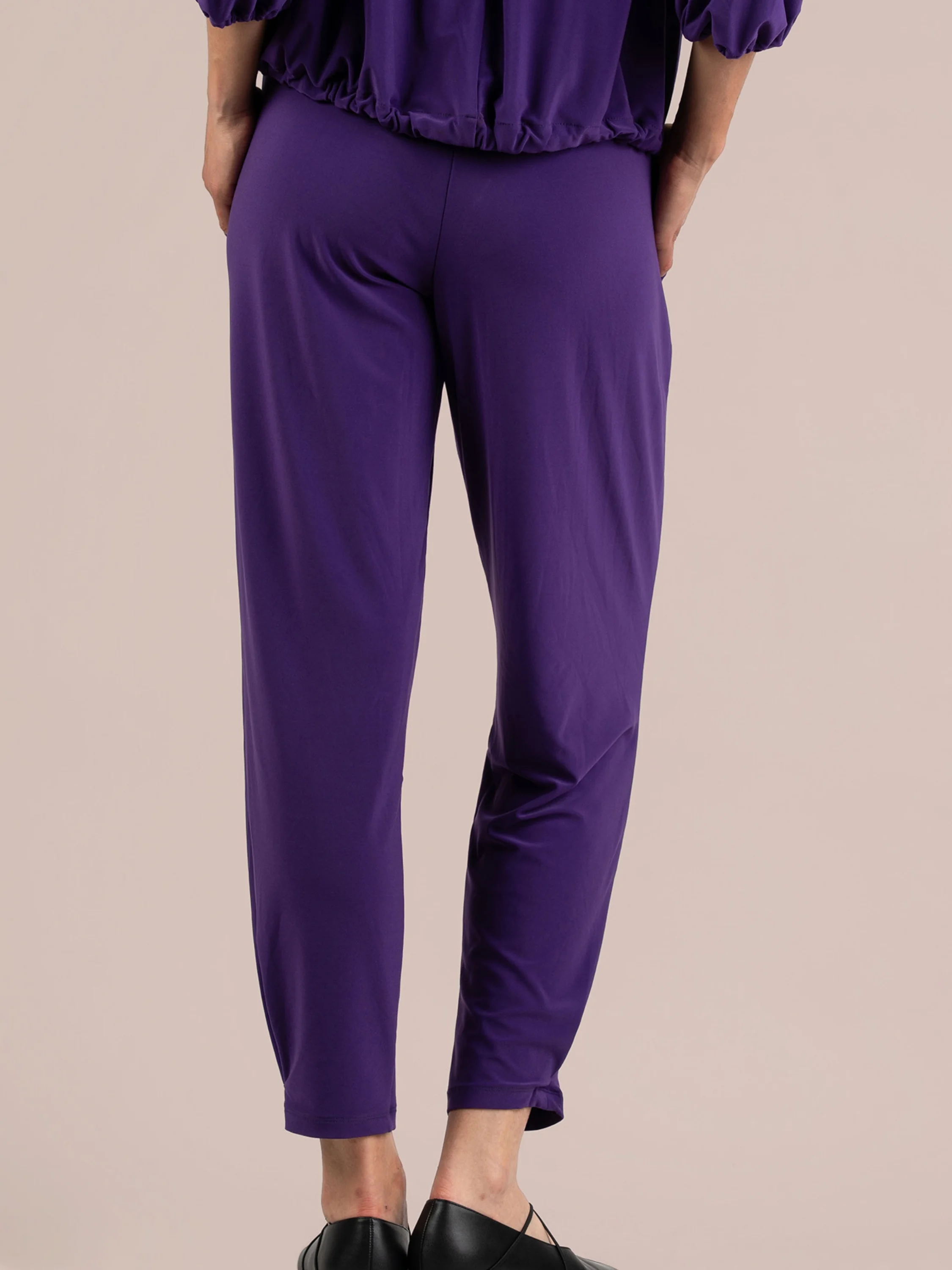 On The Go Pant in Elderberry