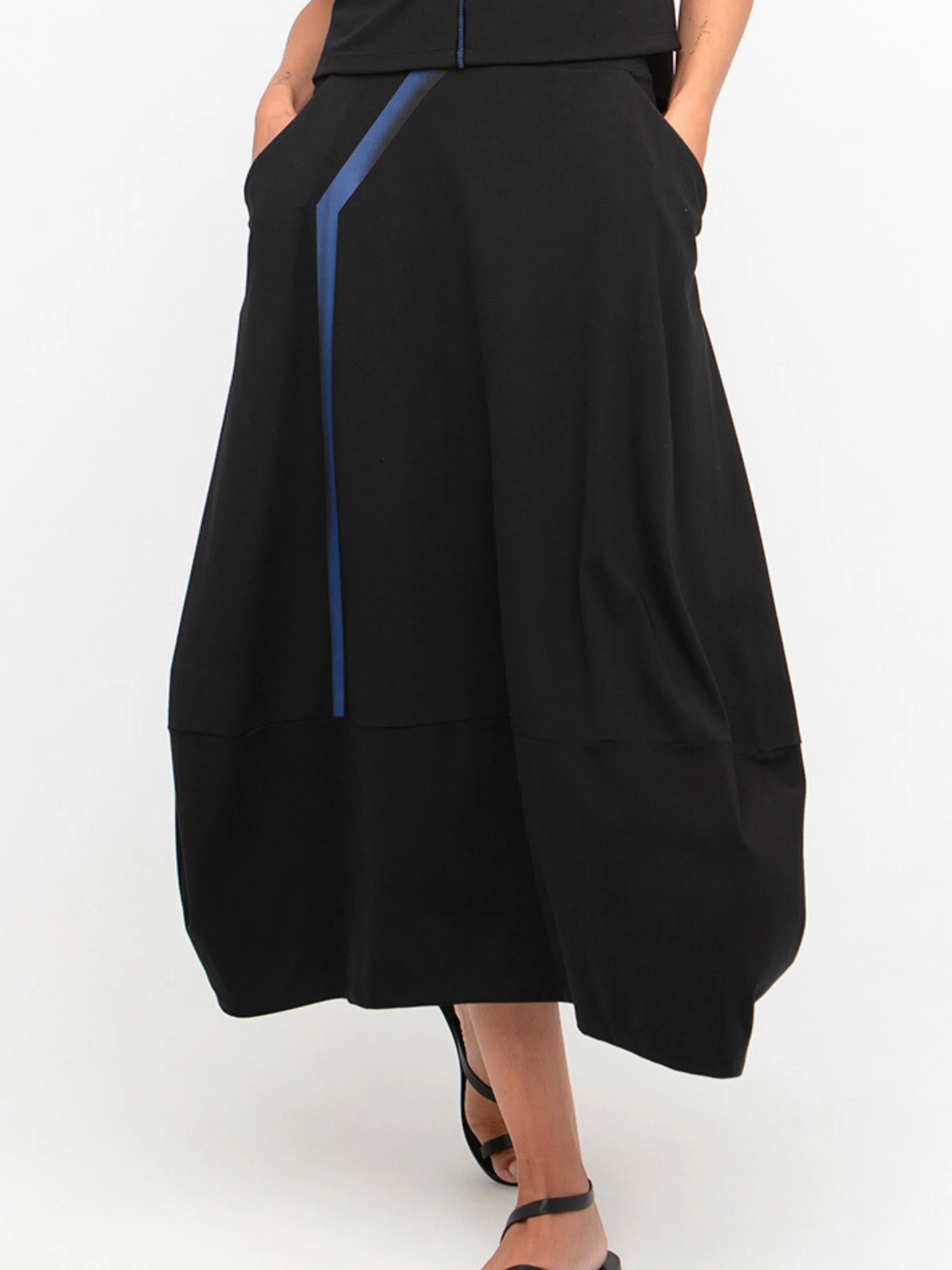 Orbit Skirt in Black