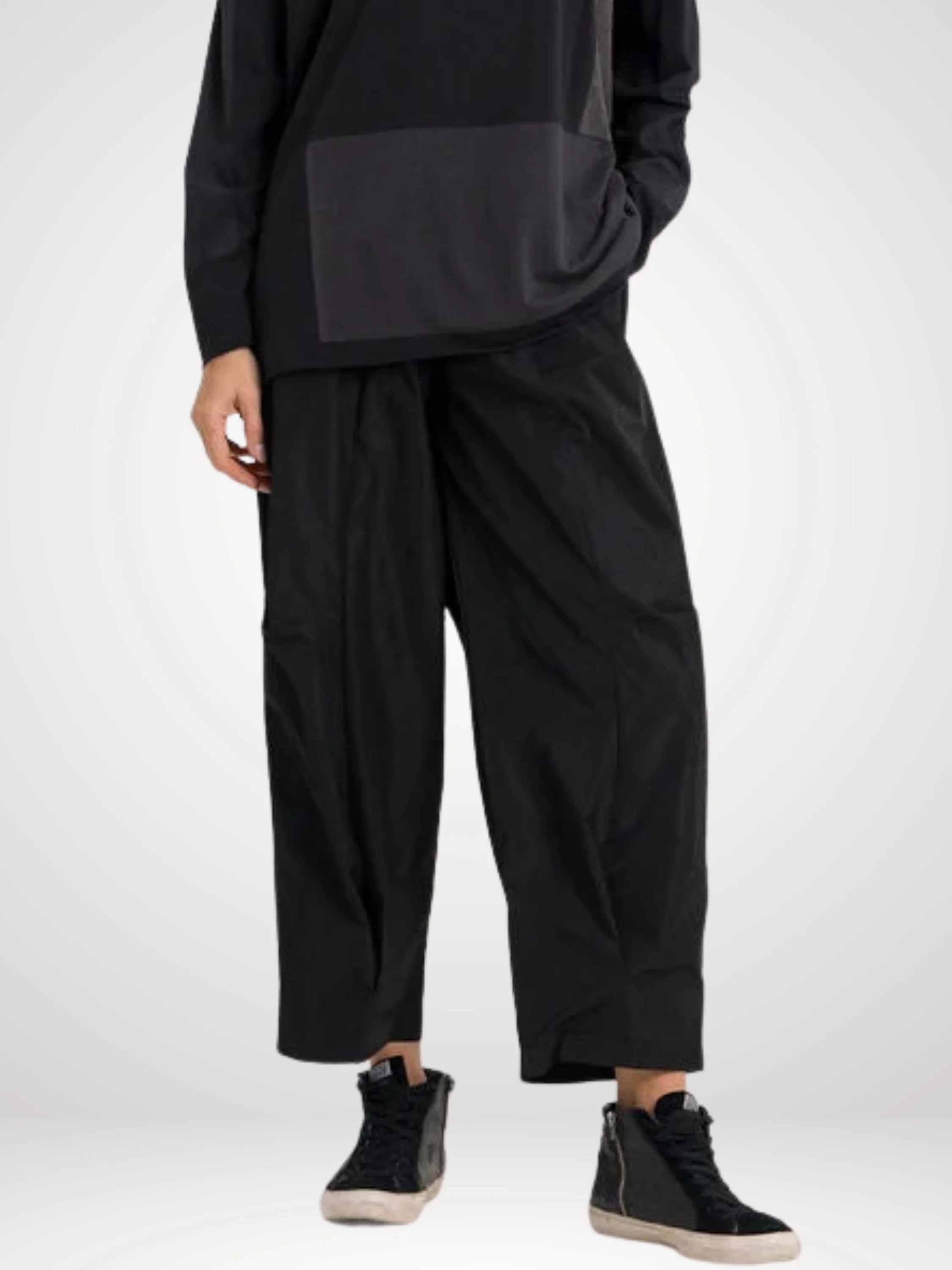 Parachute Pant in Black