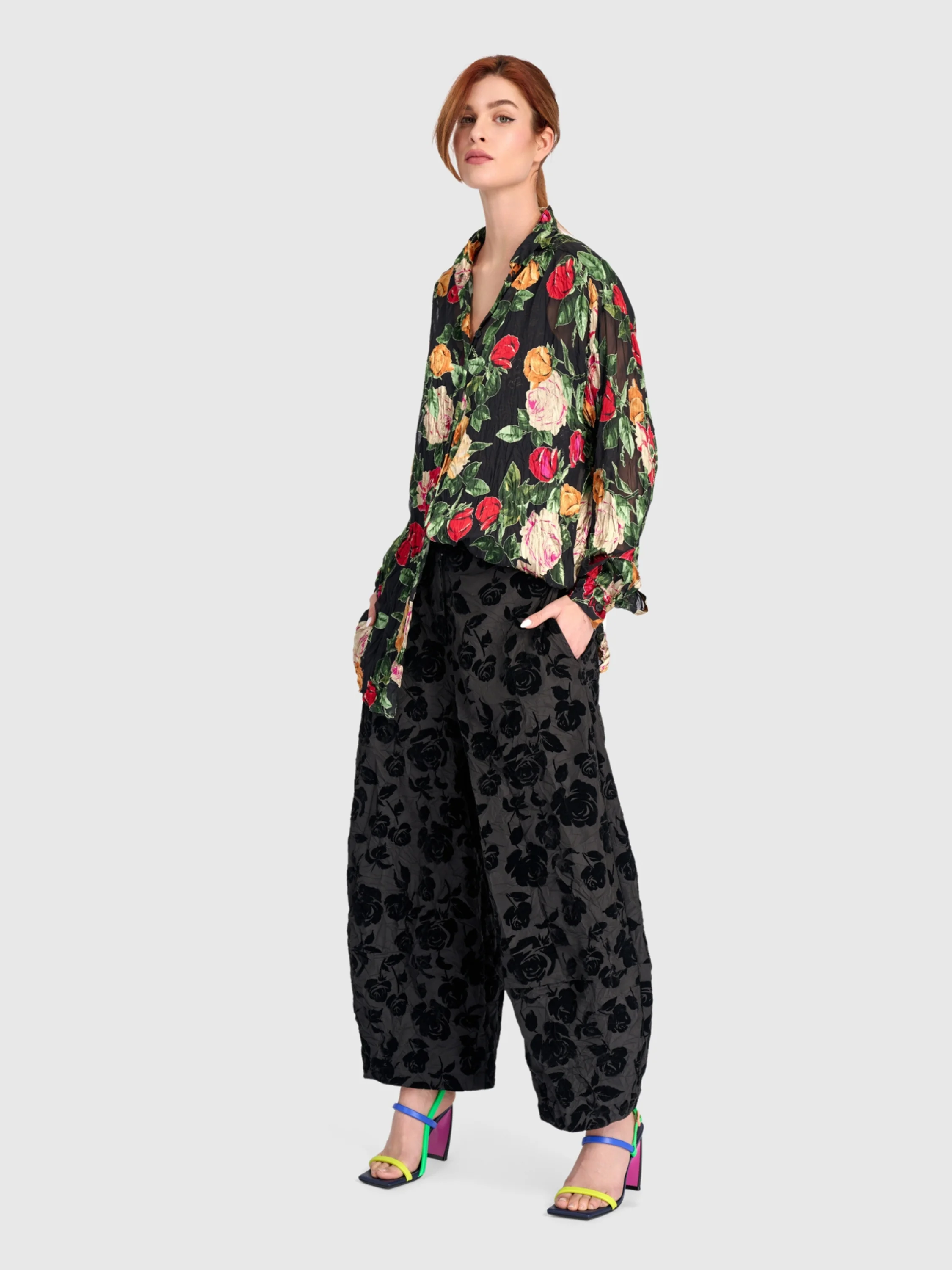 The model is 5'9" & wears Alembika size XS