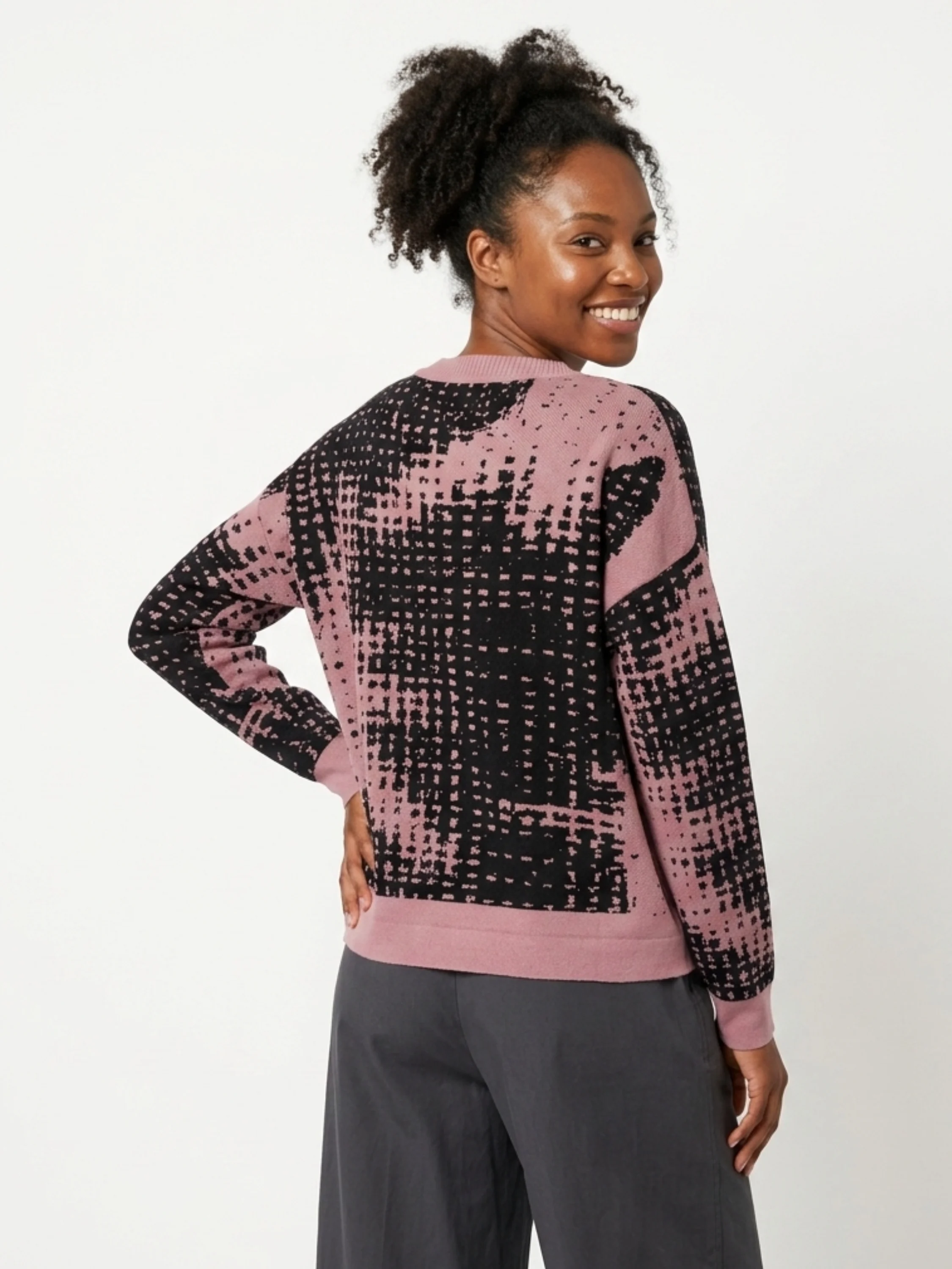 Pixels Sweater in Midnight/Elderberry