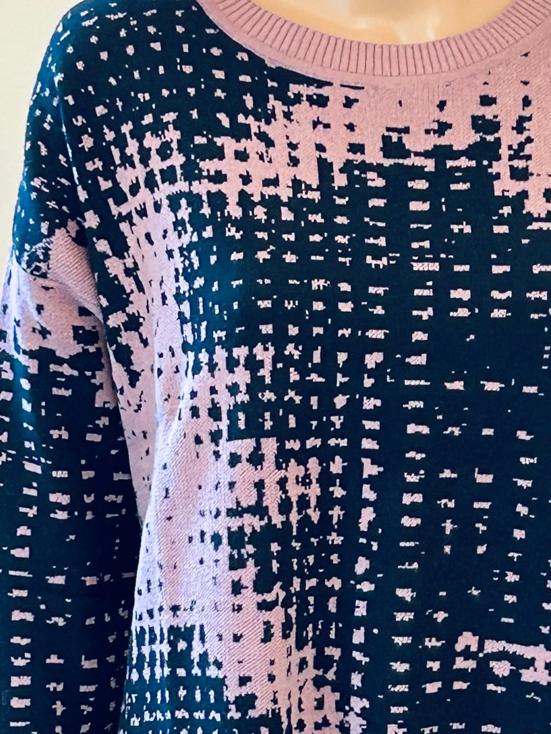 Pixels Sweater in Midnight/Elderberry