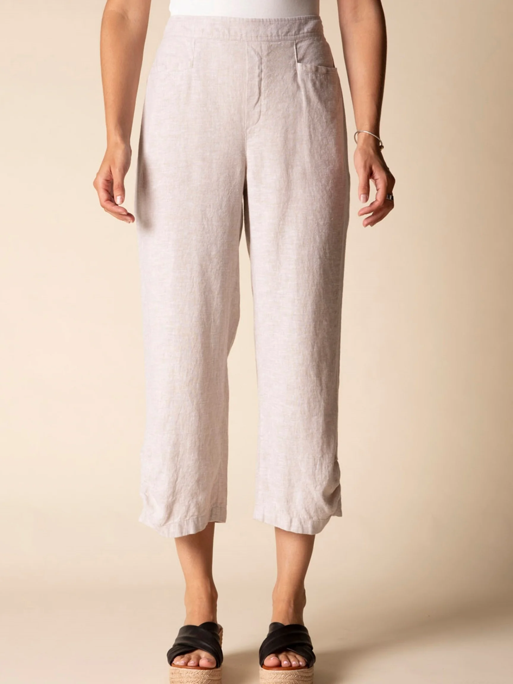 Pleat Button Capri in Oatmeal