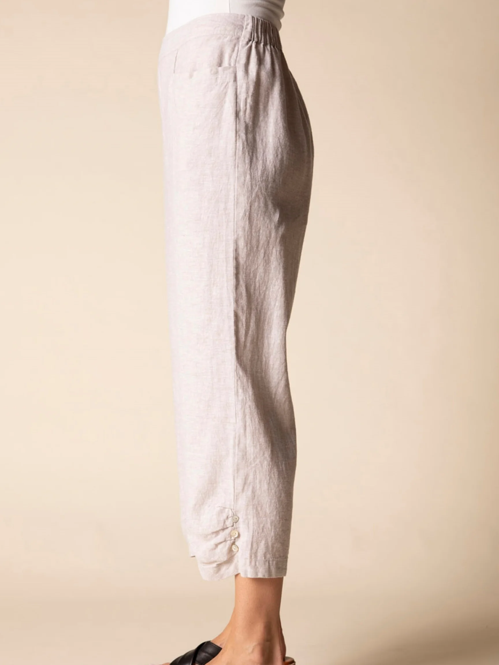 Pleat Button Capri in Oatmeal