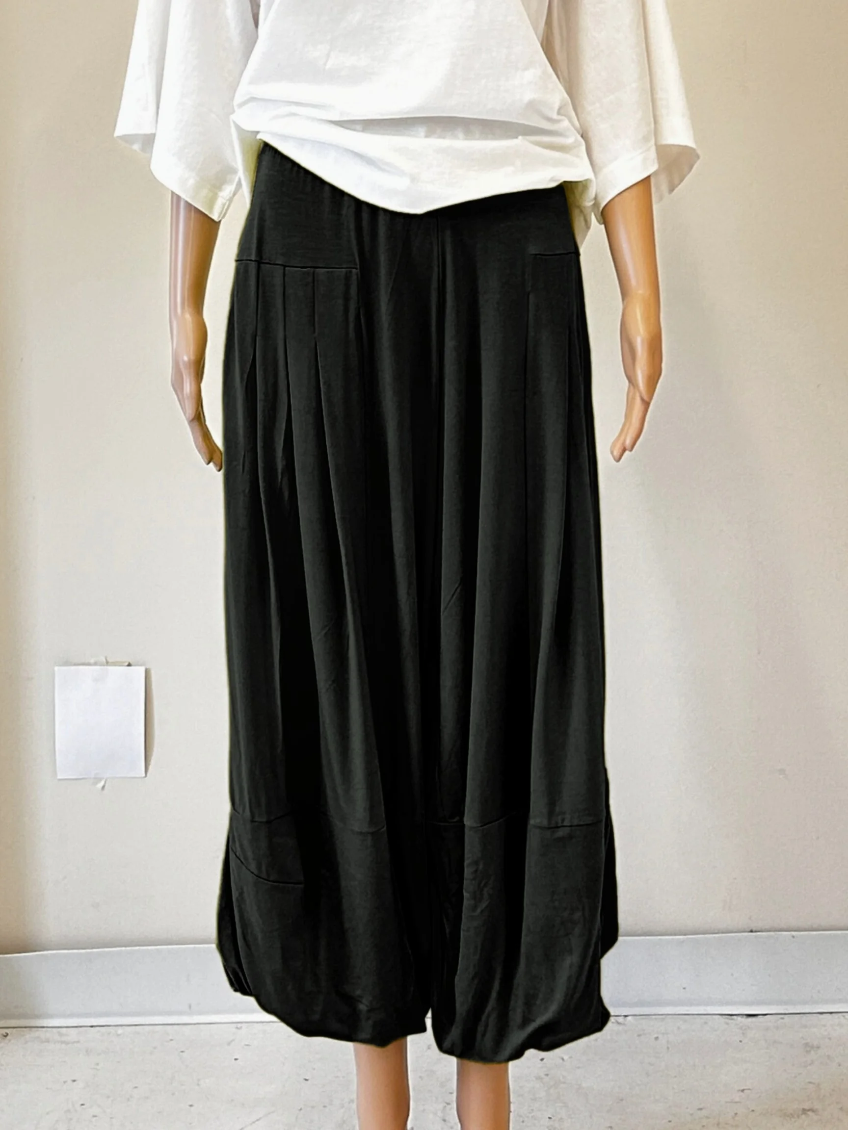 Pleat Pant in Black