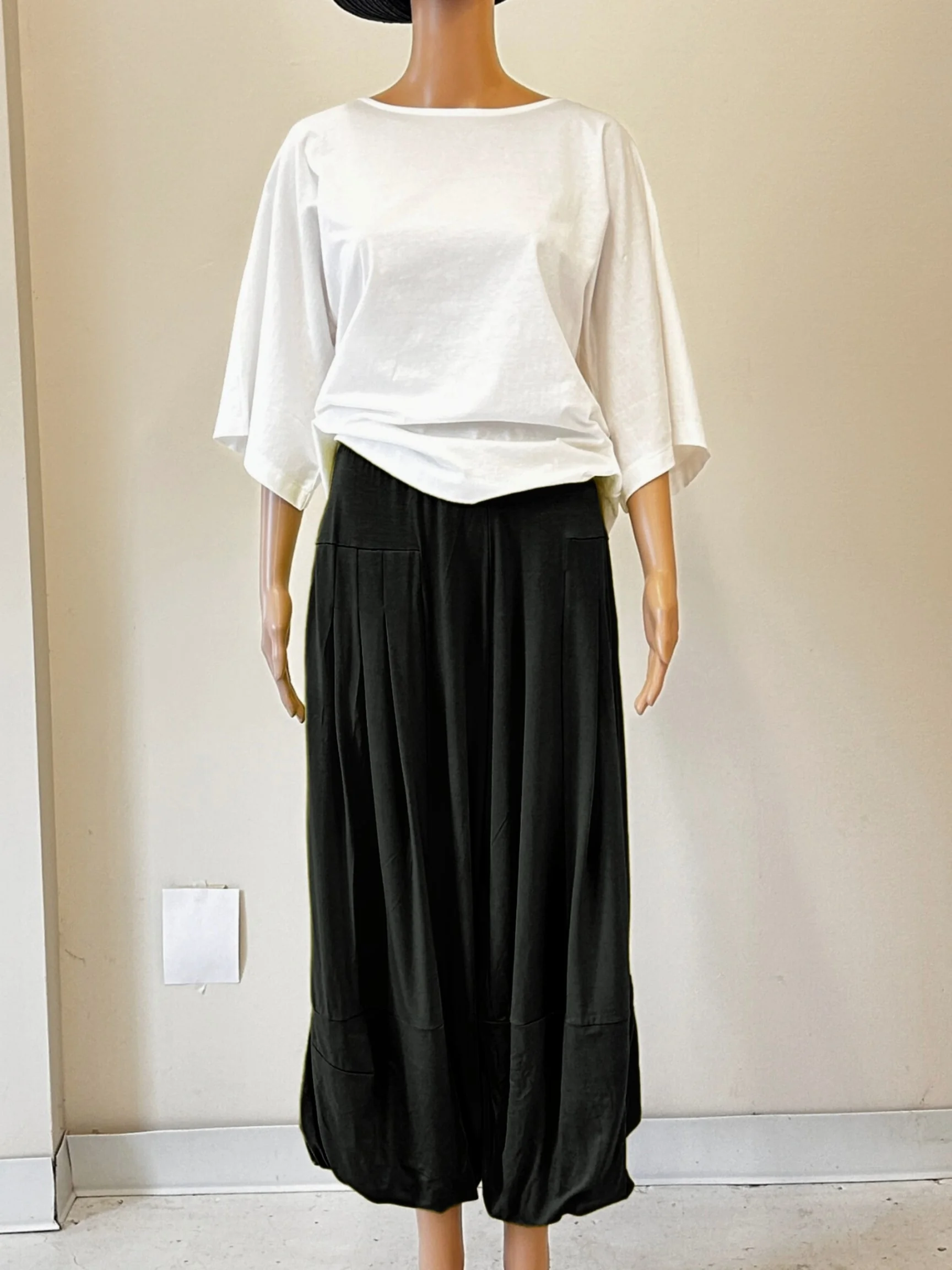 Pleat Pant in Black