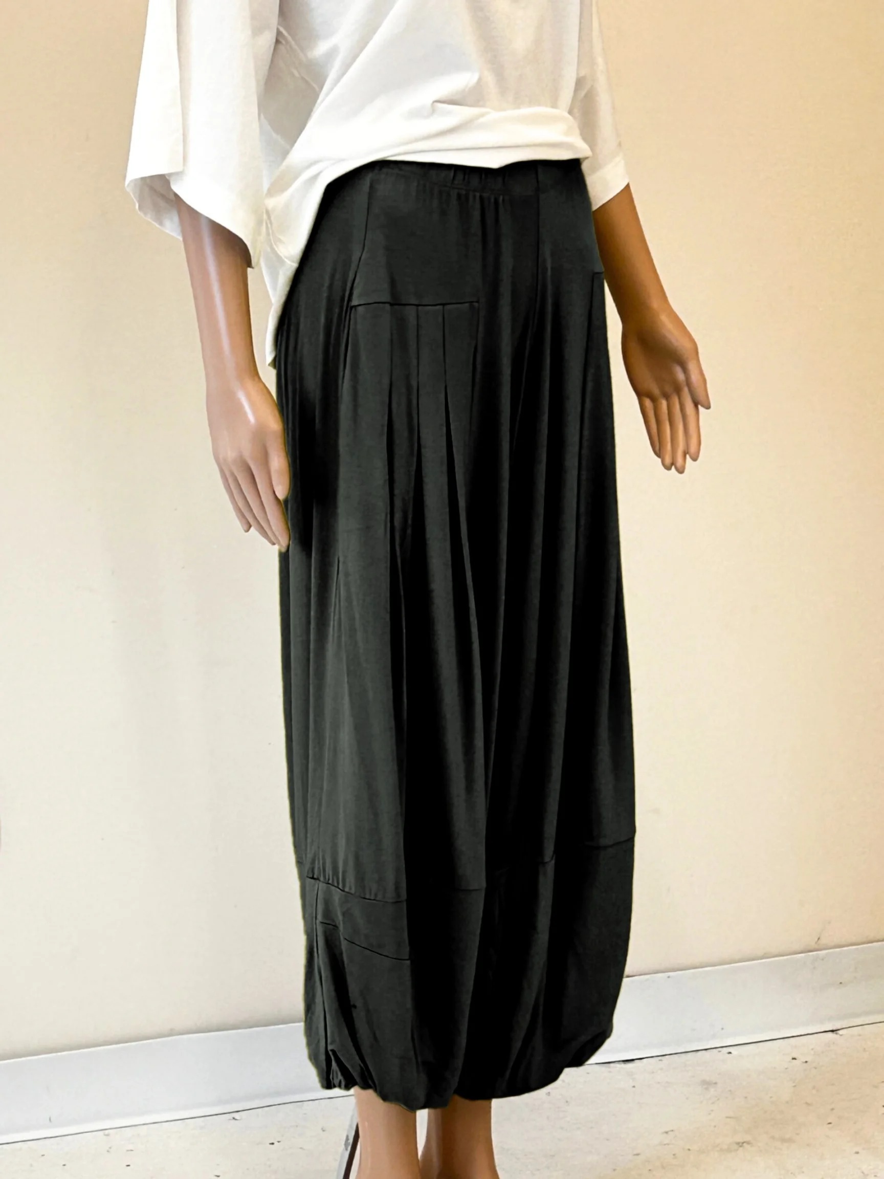 Pleat Pant in Black
