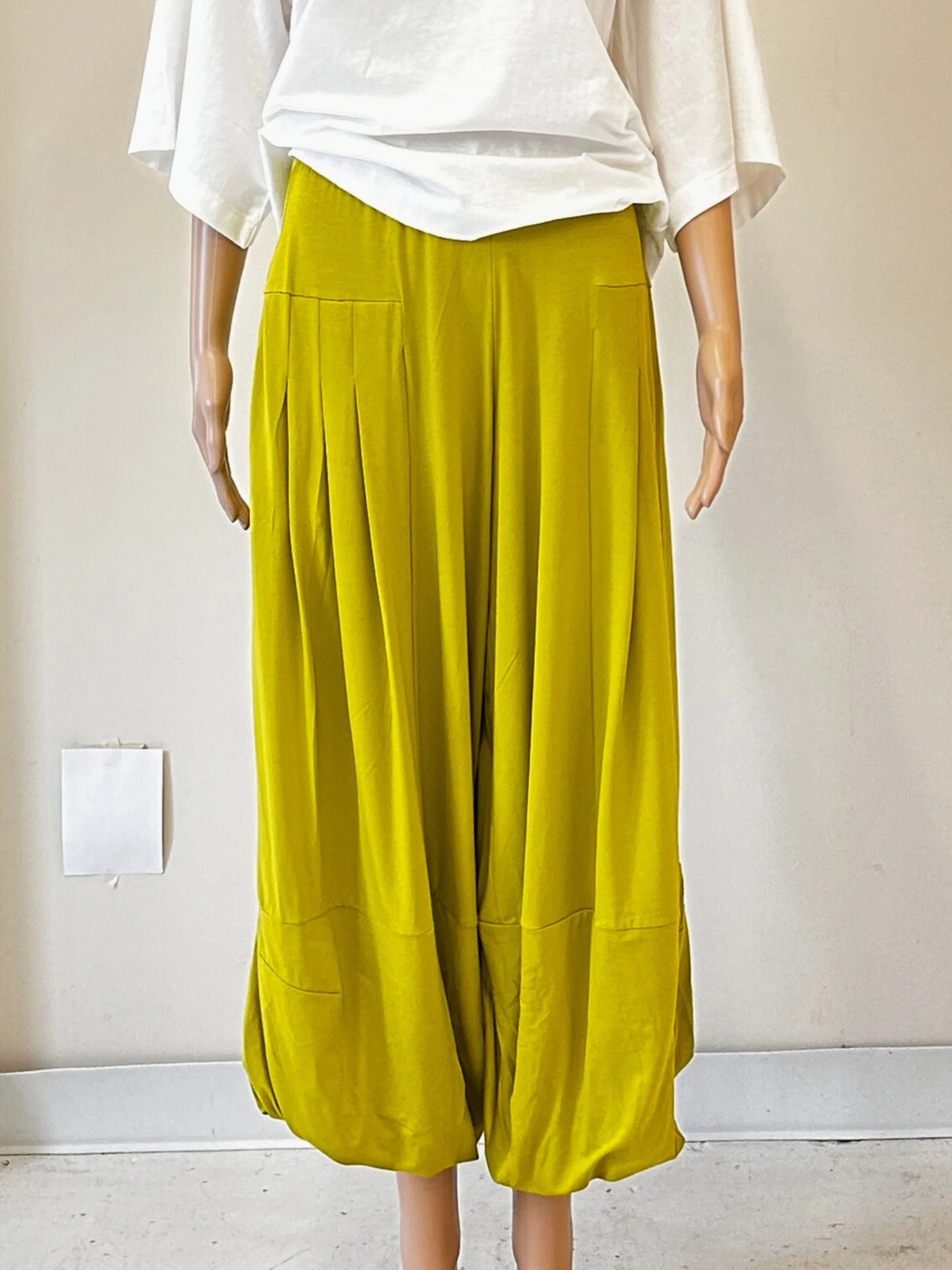 Pleat Pant in Lime