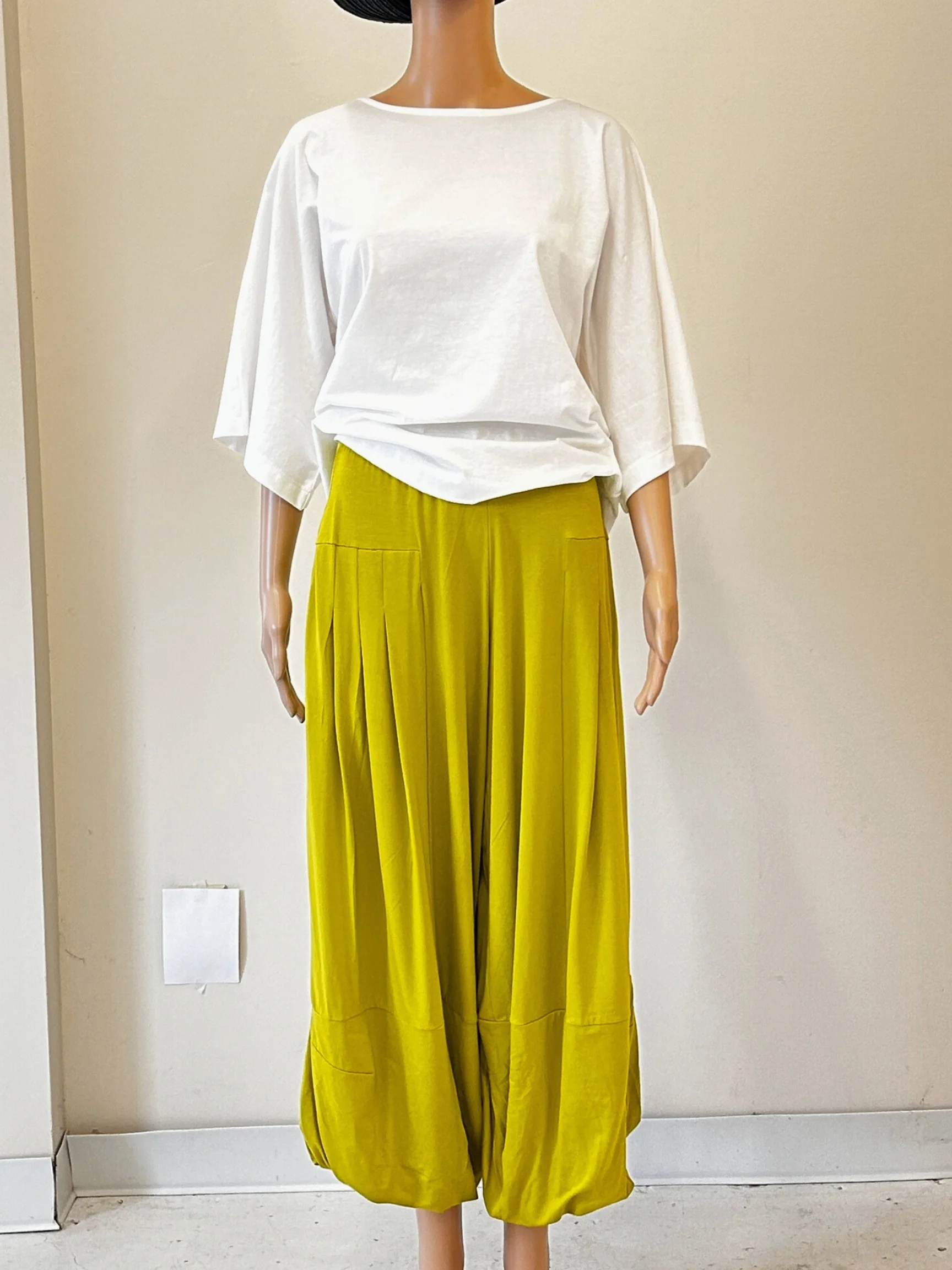 Pleat Pant in Lime