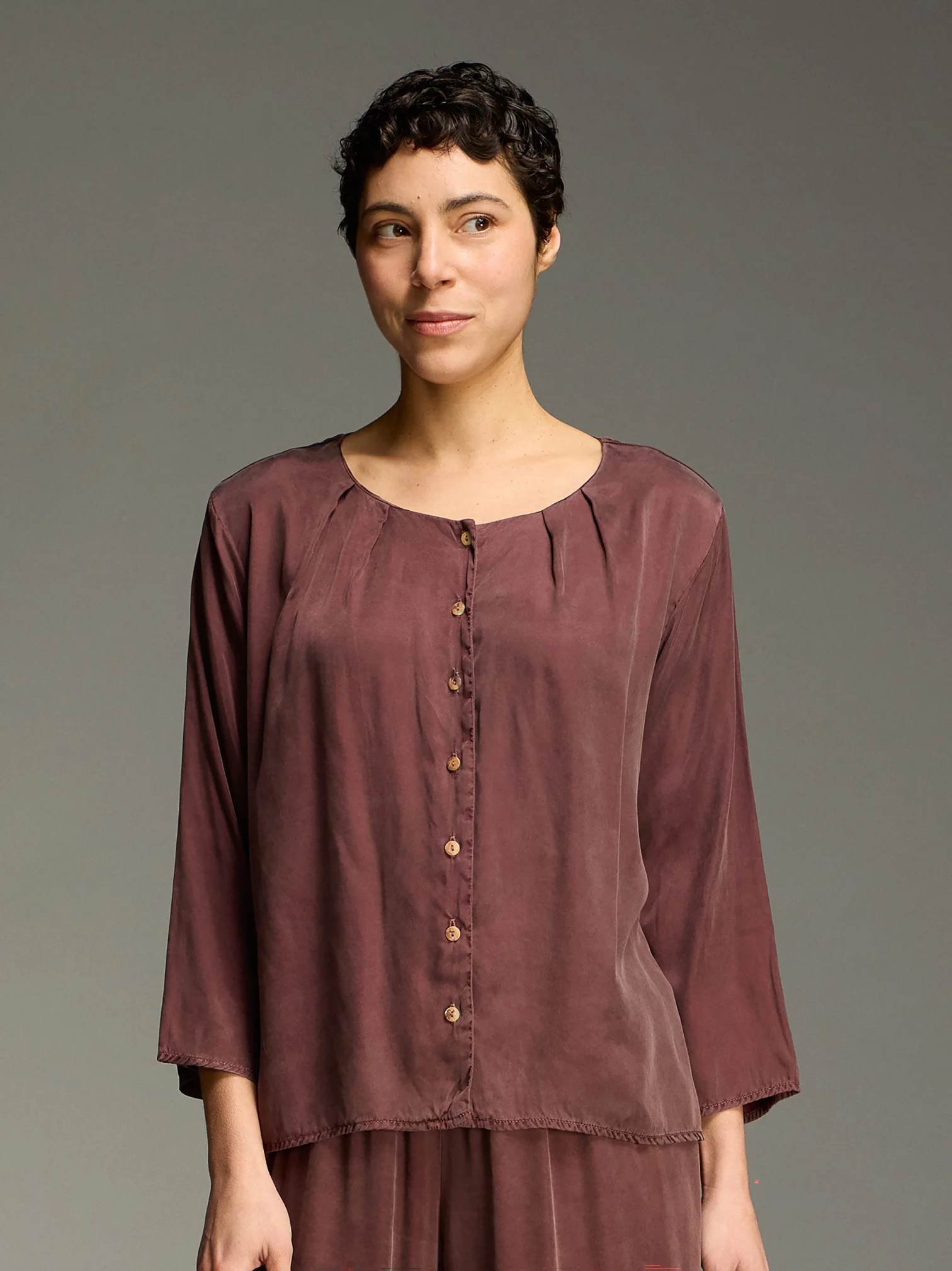 Pleated Collarless Shirt in Cinnabark