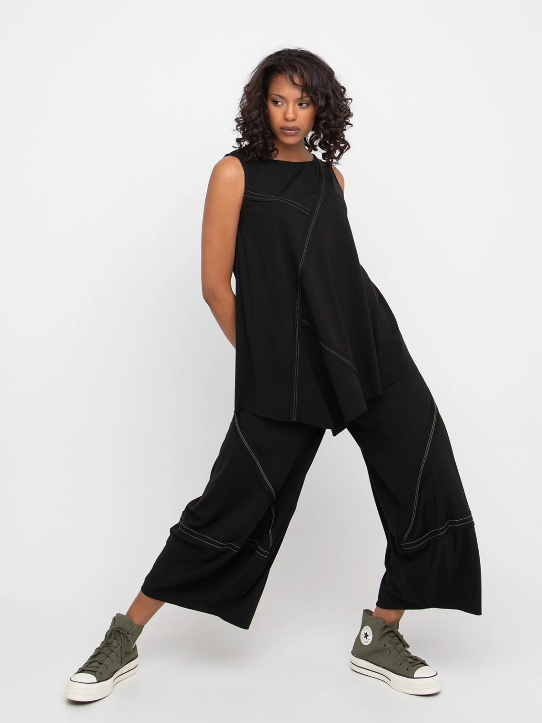 Model is 5'9" and wears size S