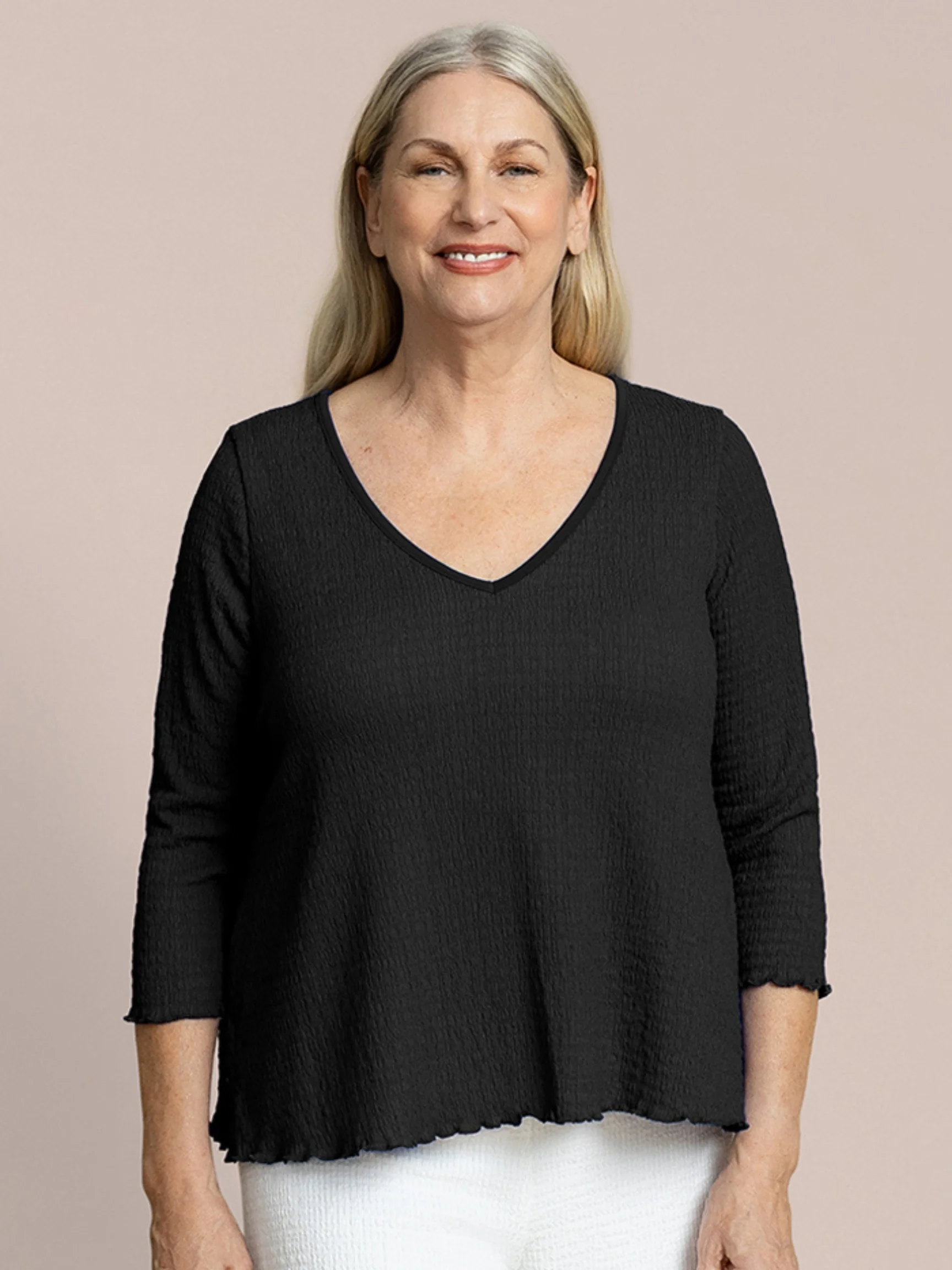 Pop V-Neck Top in Black