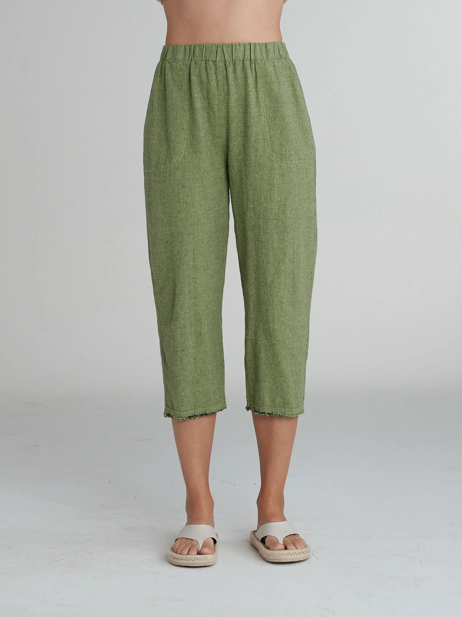 Raw Edge Crop in Verde