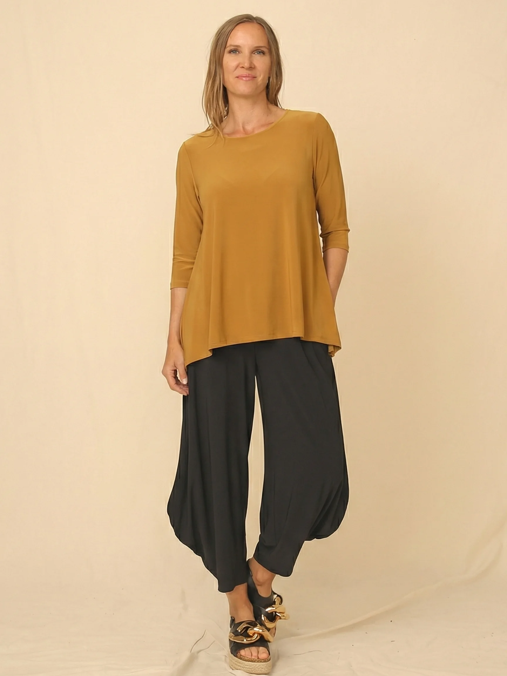 Reanna Top in Gold