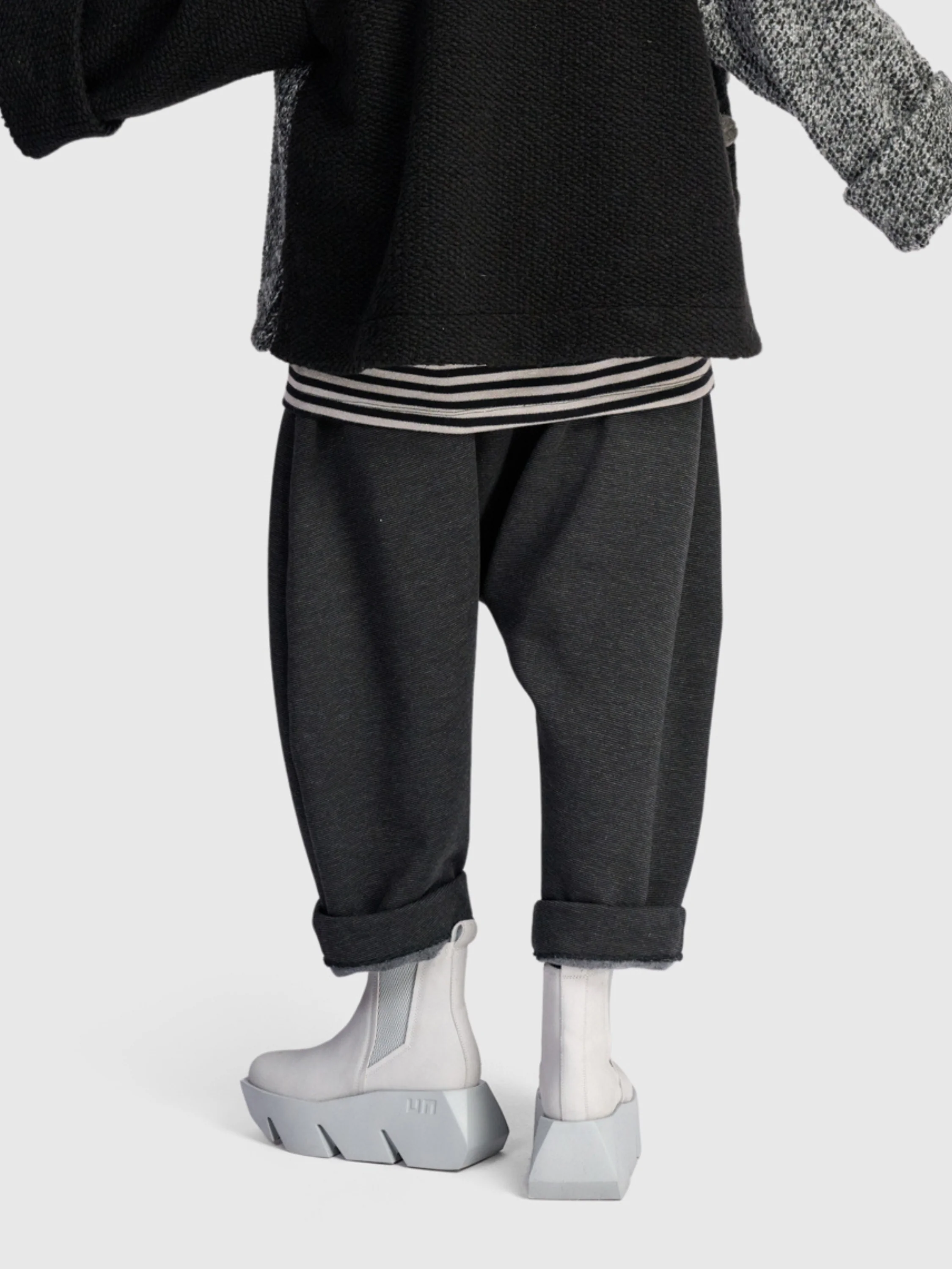 Relaxed Barrel Pants in Grey