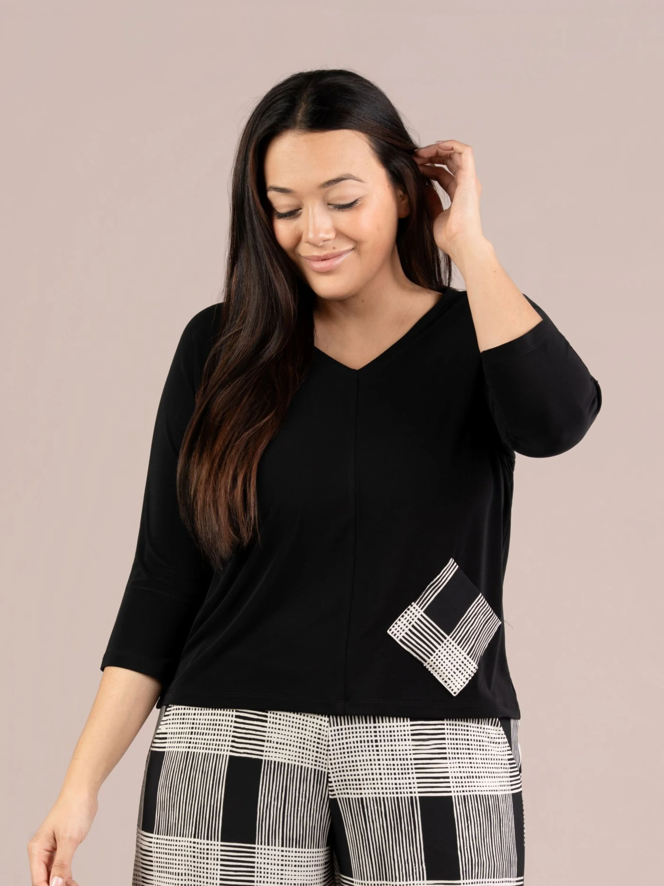 Revel Pocket Top in Black/Cashew Plaid