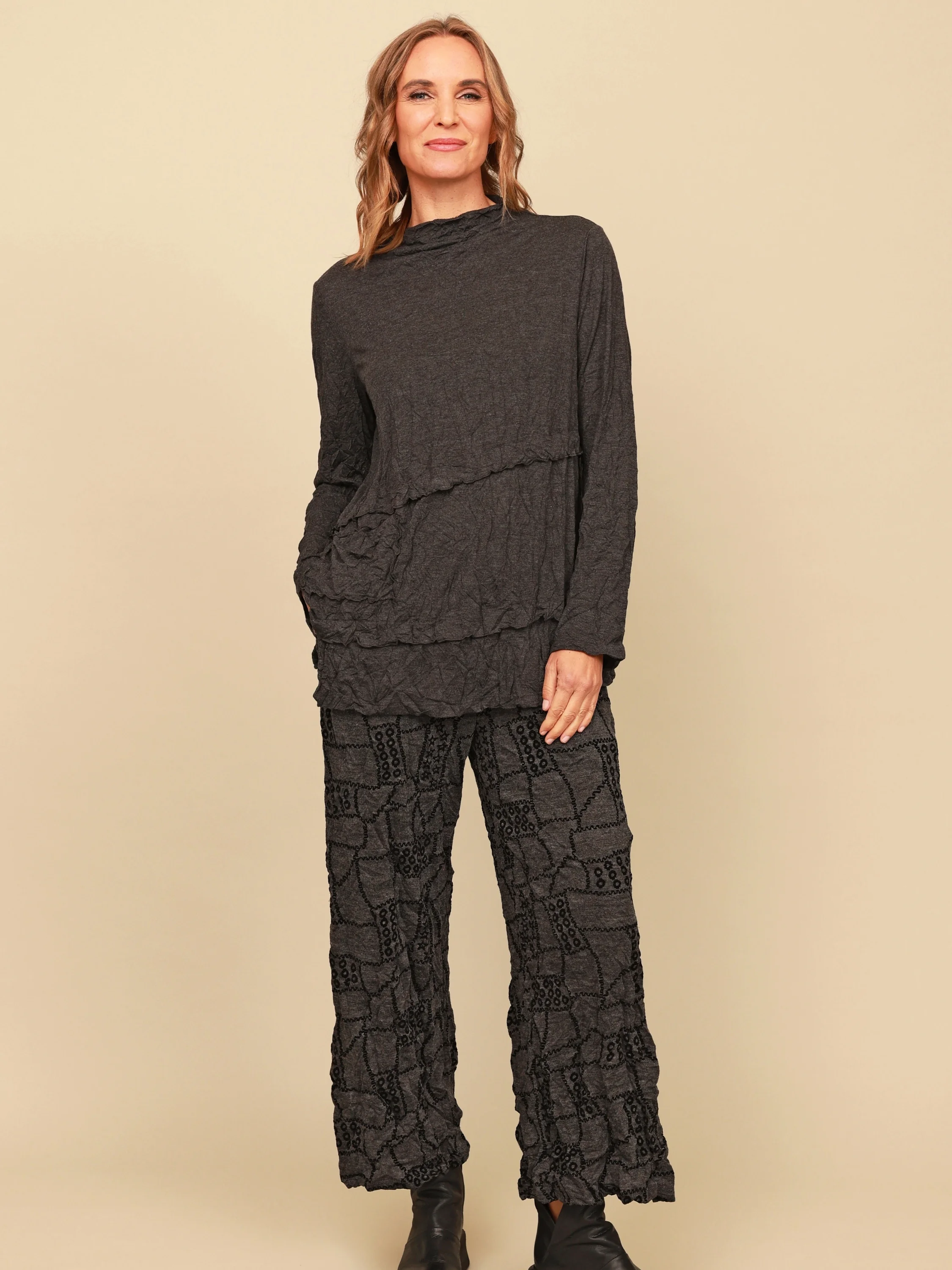 Robbie Top in Ebony