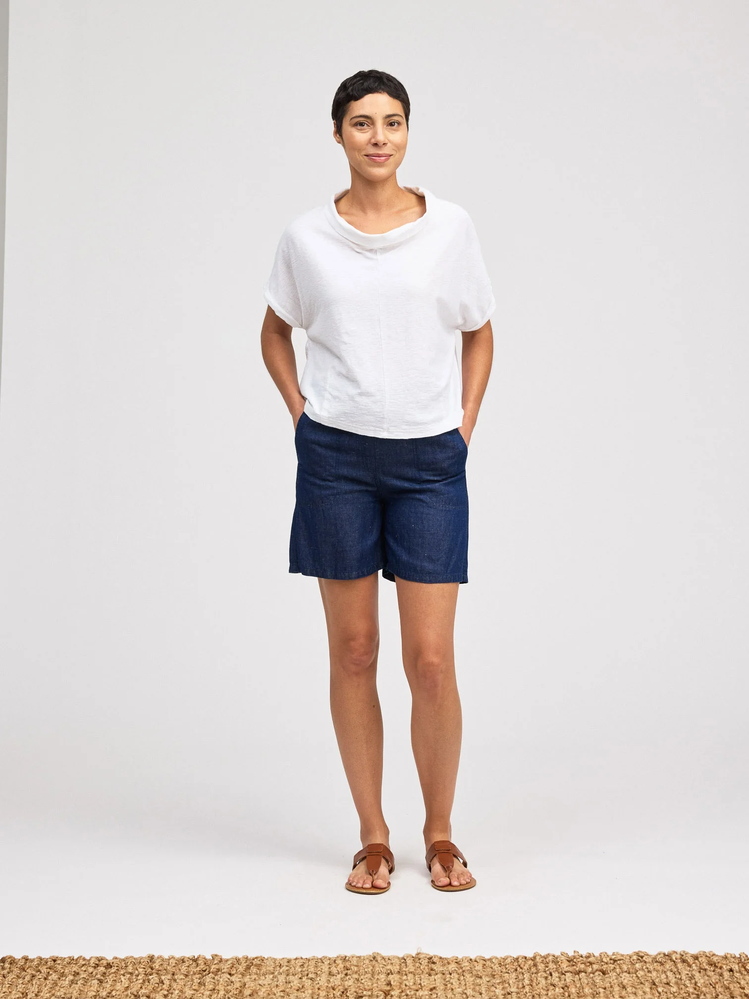 Roll Slv Cowl Top in White