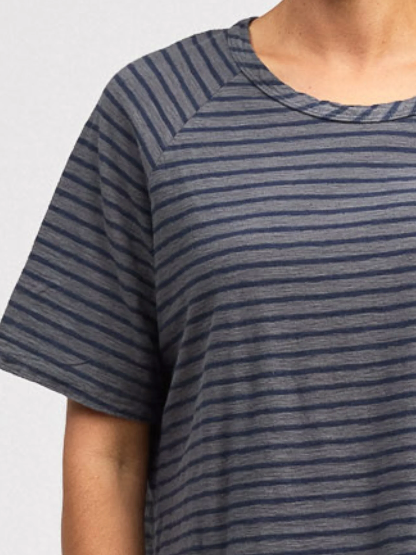 S/S Boxy Raglan Tee in Anthracite