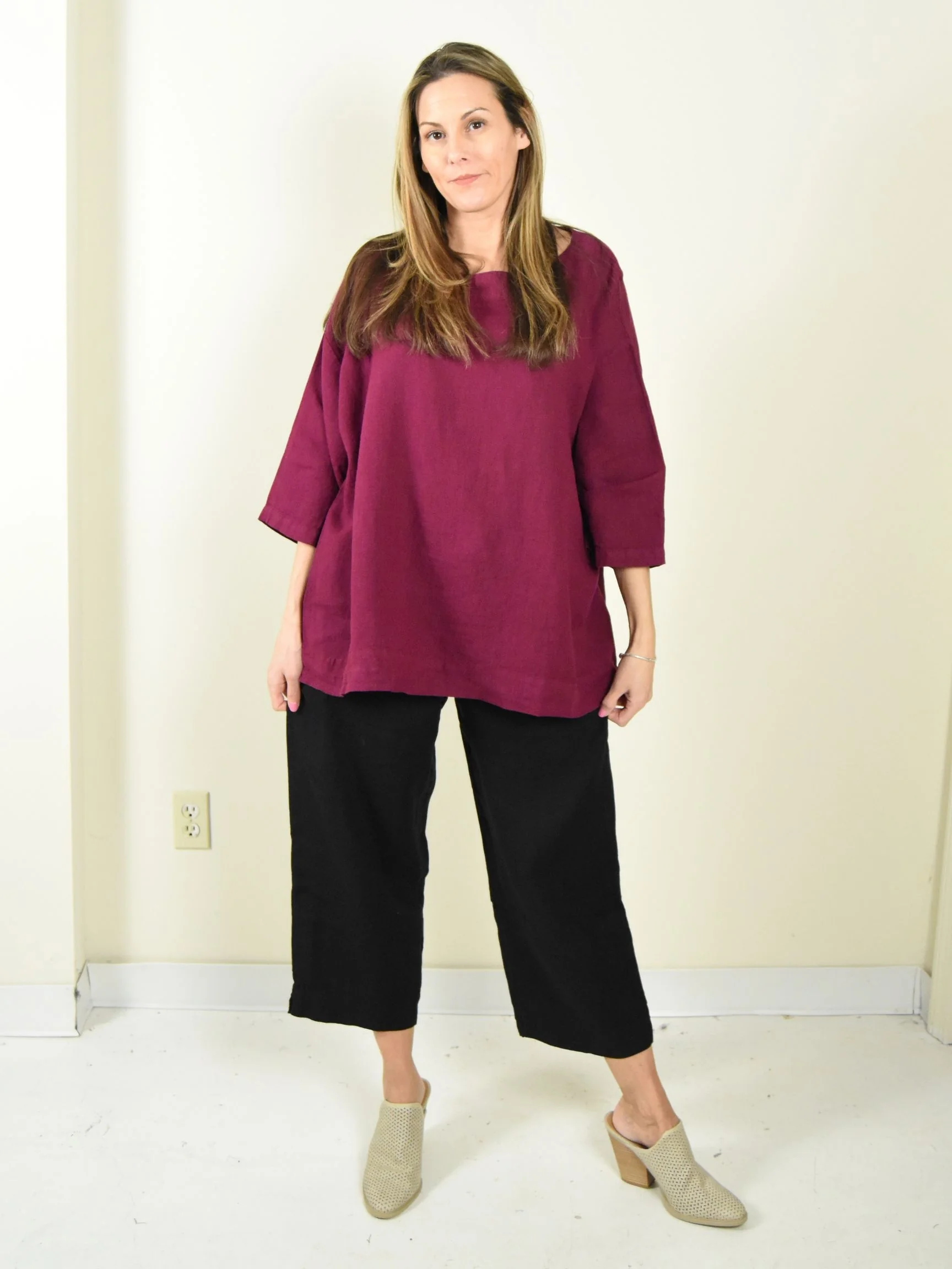 Saba Pant in Black