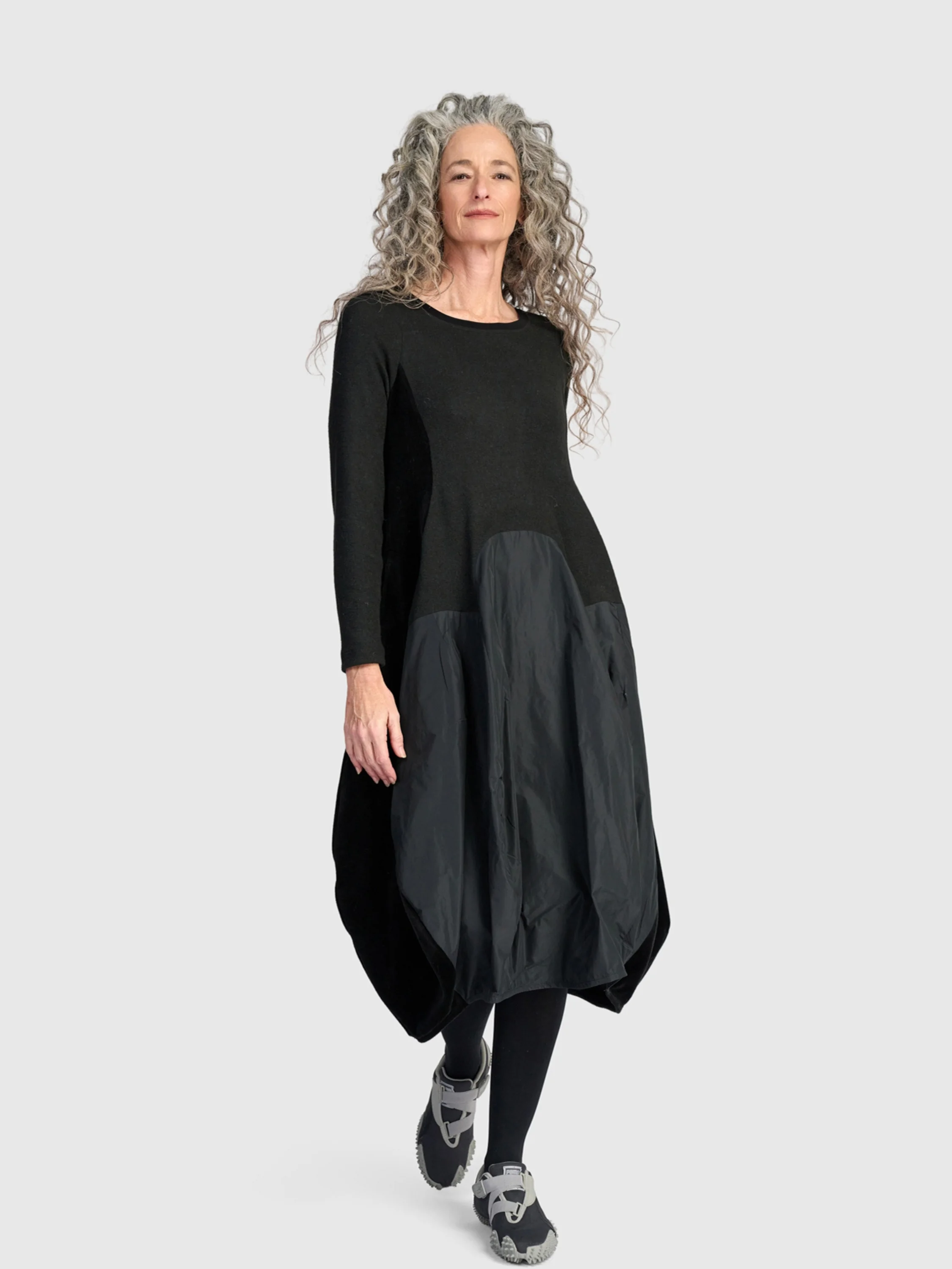 Sculpt Midi Dress in Black