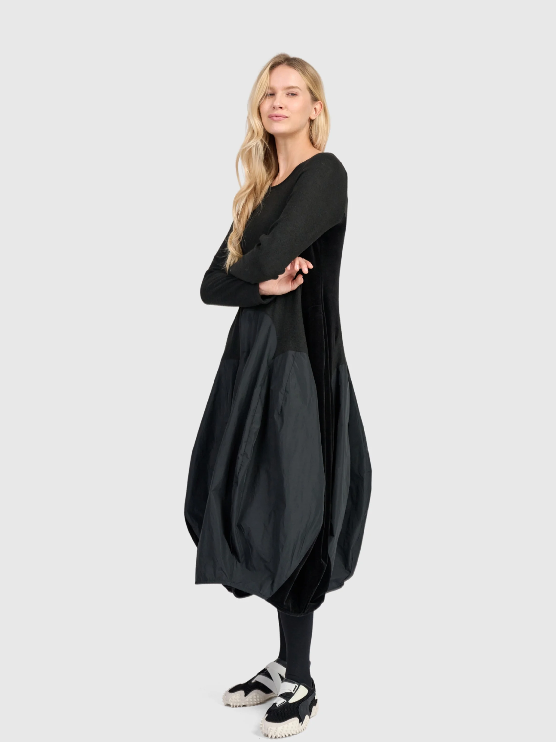 Sculpt Midi Dress in Black
