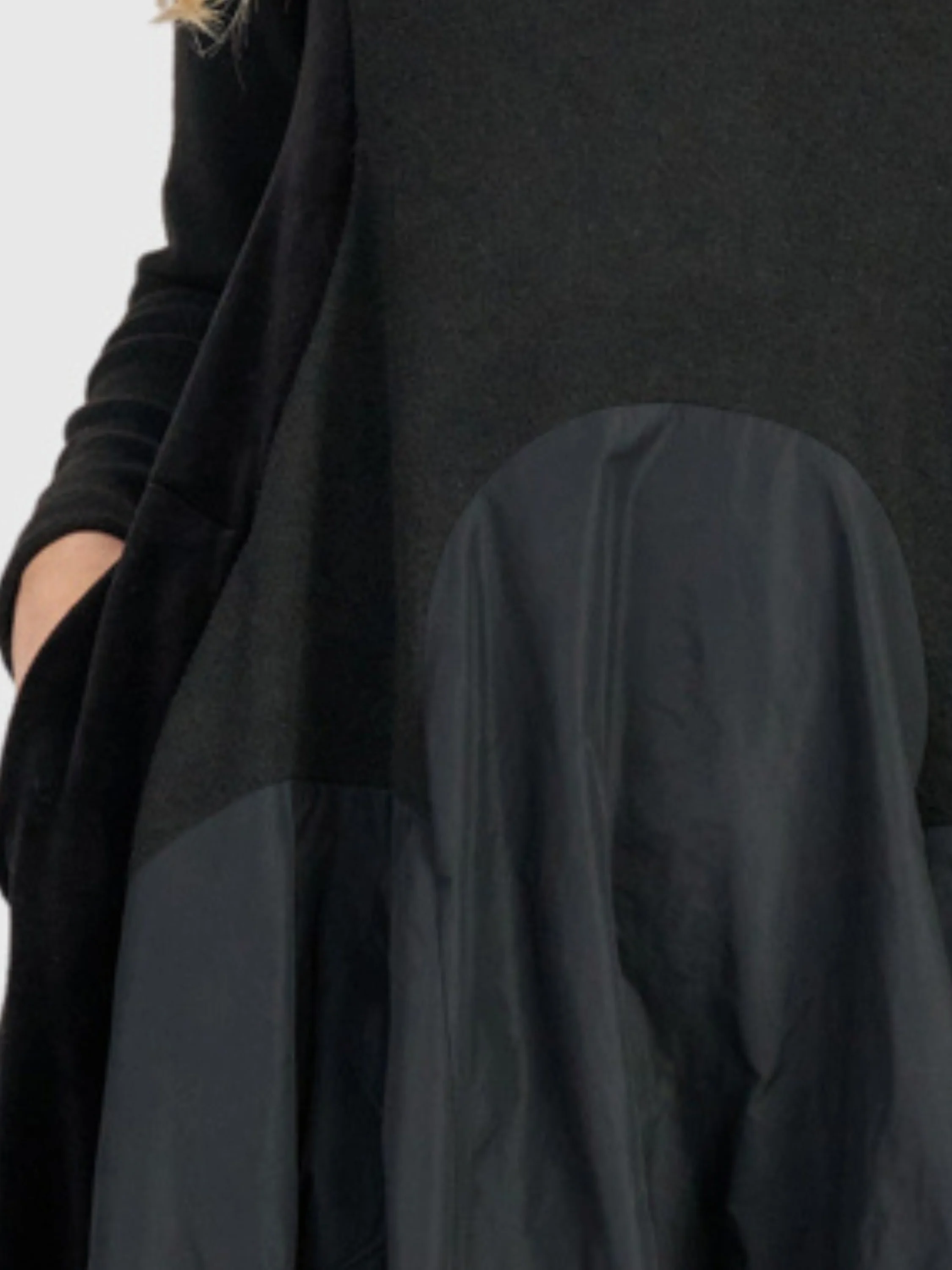 Sculpt Midi Dress in Black