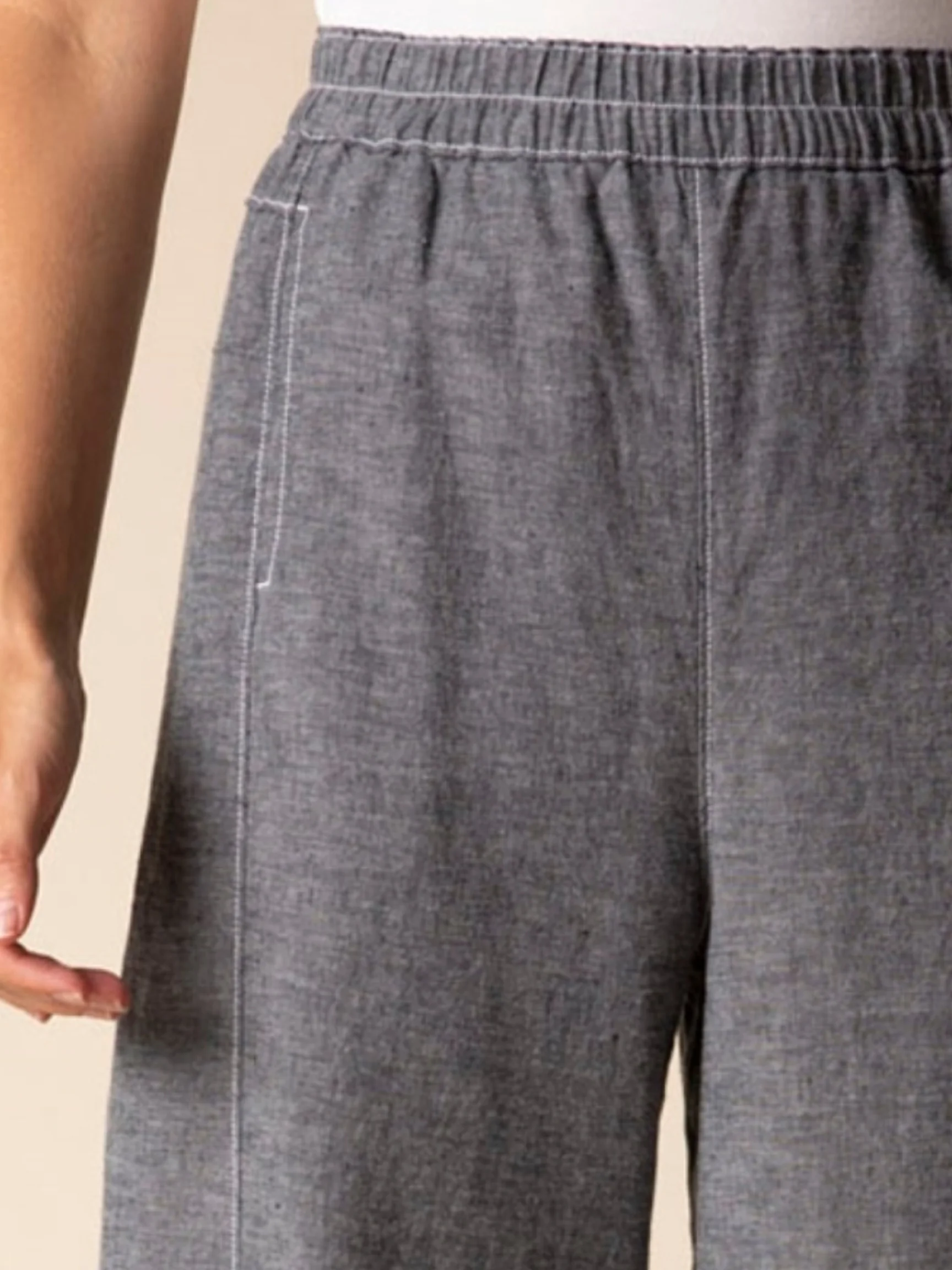 Seamed Crop Pant in Black