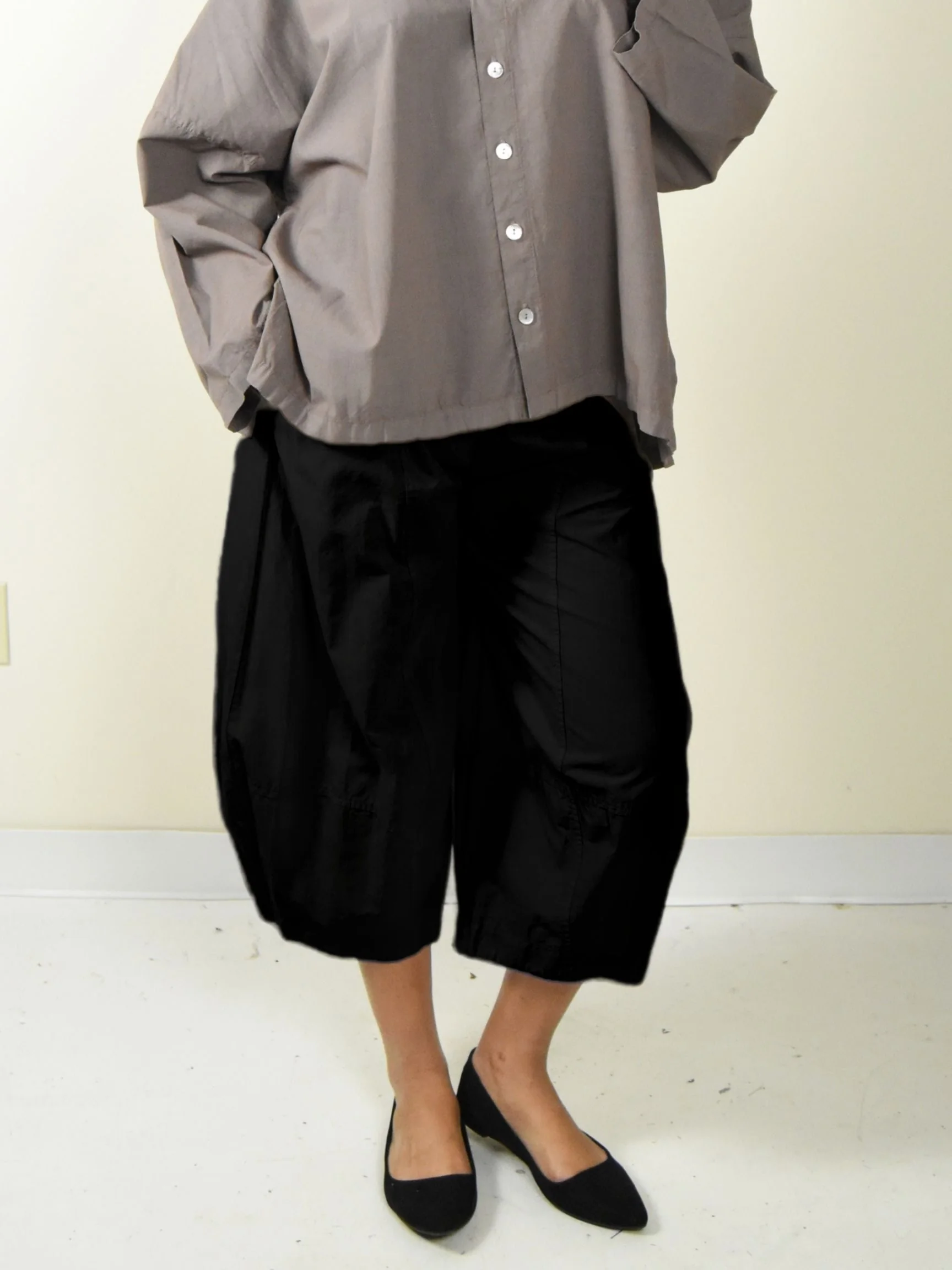 Seamed Hem Pant in Black