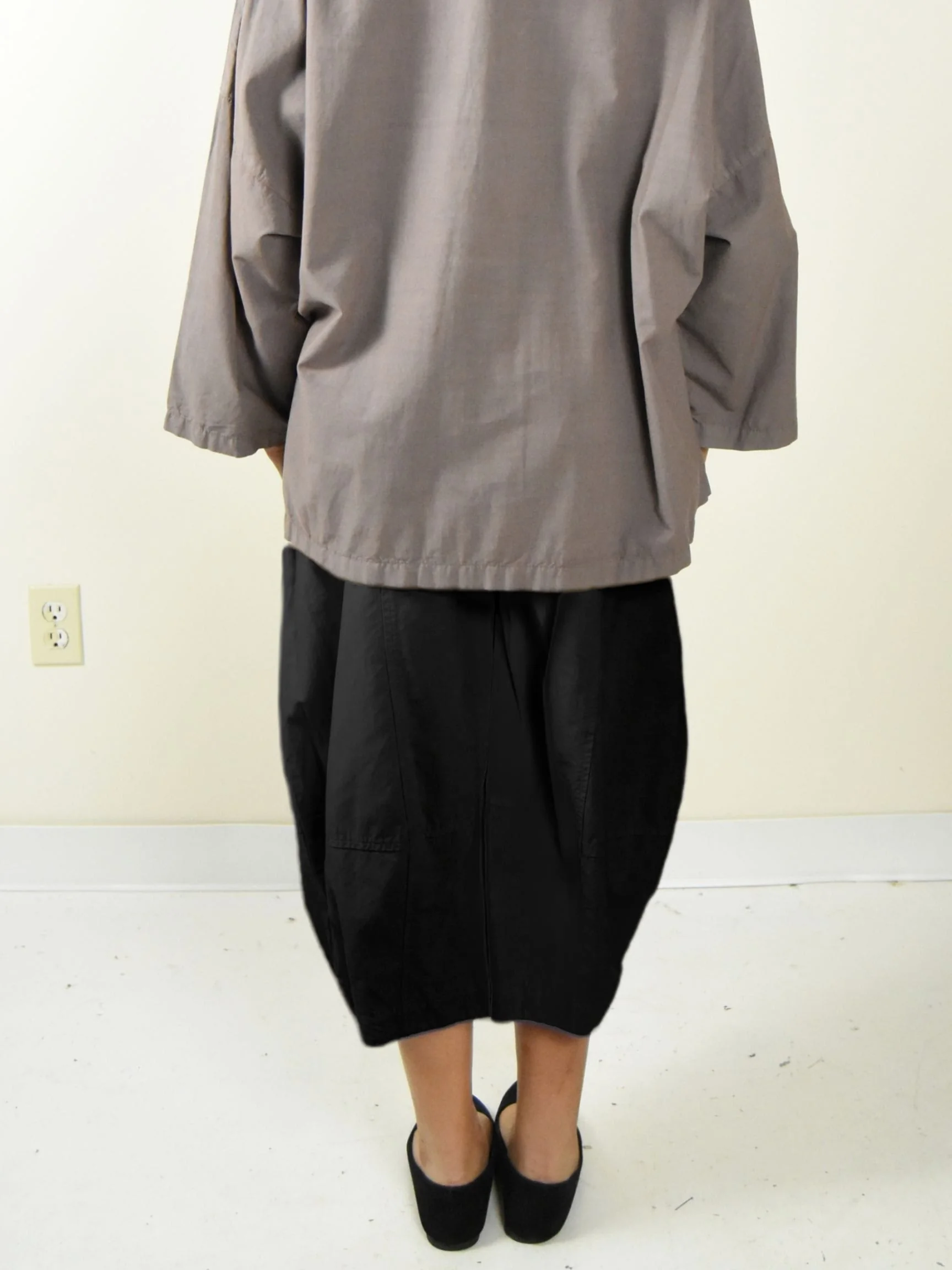 Seamed Hem Pant in Black