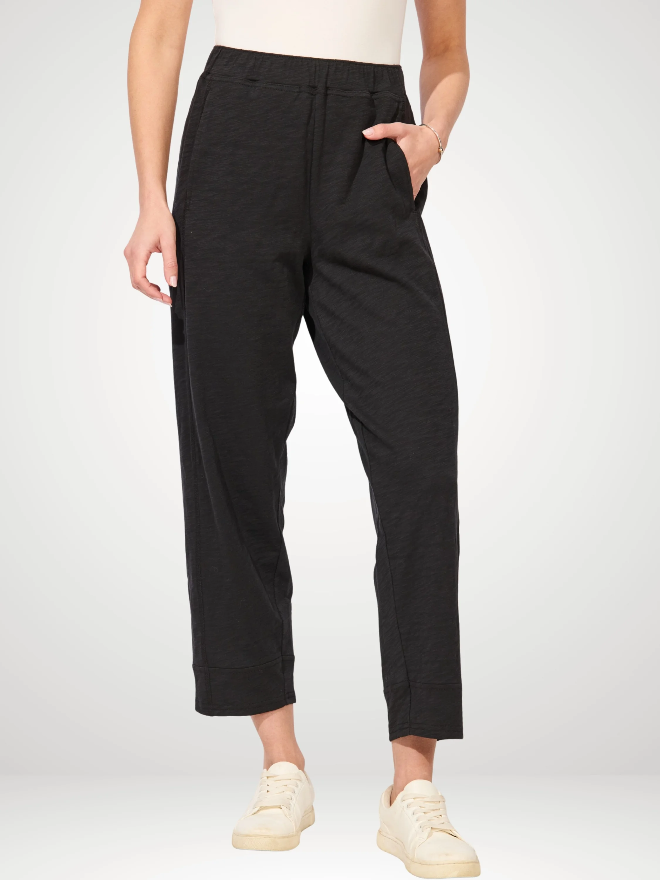 The model is 5'9" wearing size S.