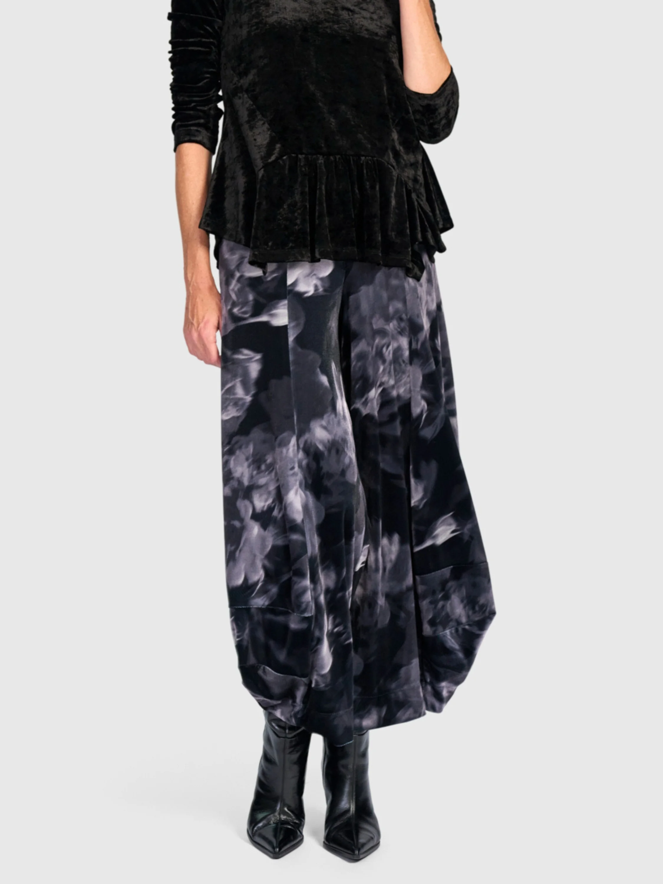 Shadow Bloom Balloon Pants in Floral