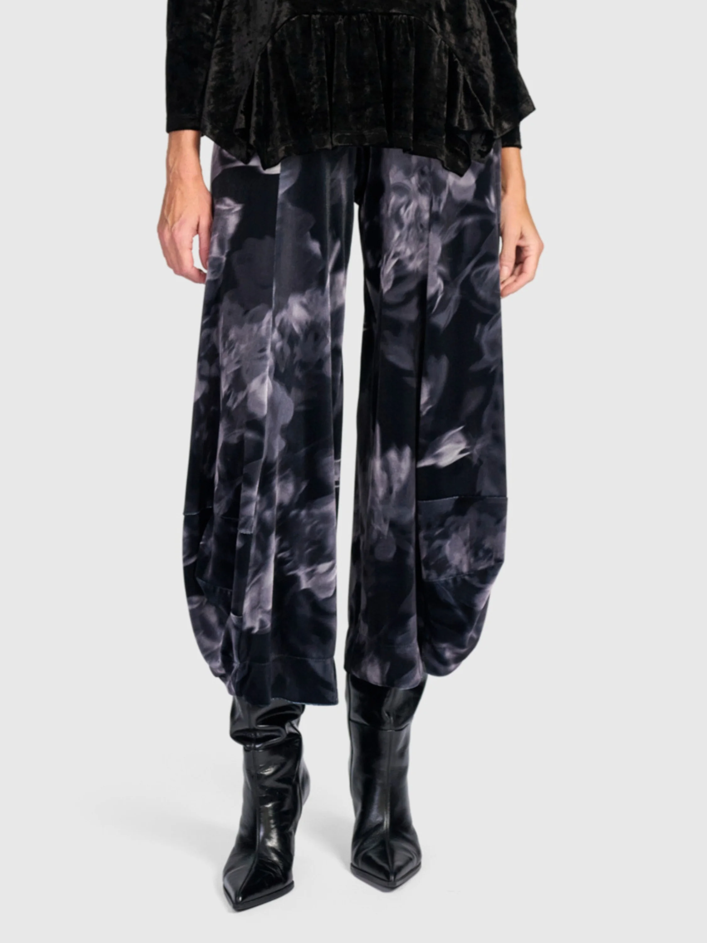 Shadow Bloom Balloon Pants in Floral