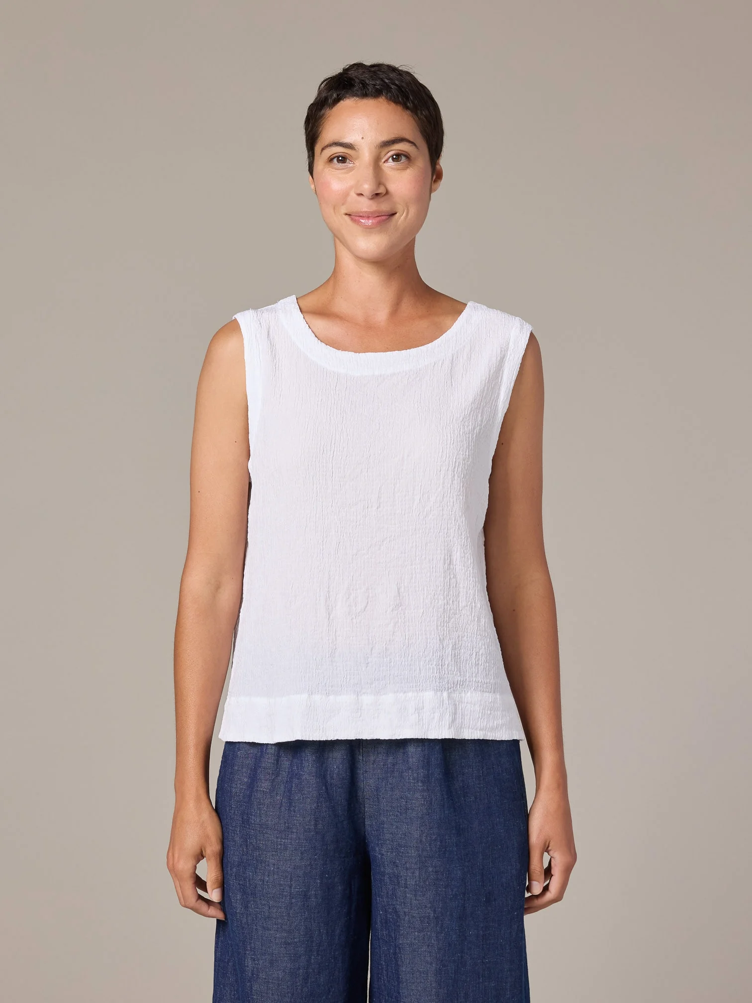 Shell w/Wide Facing in White