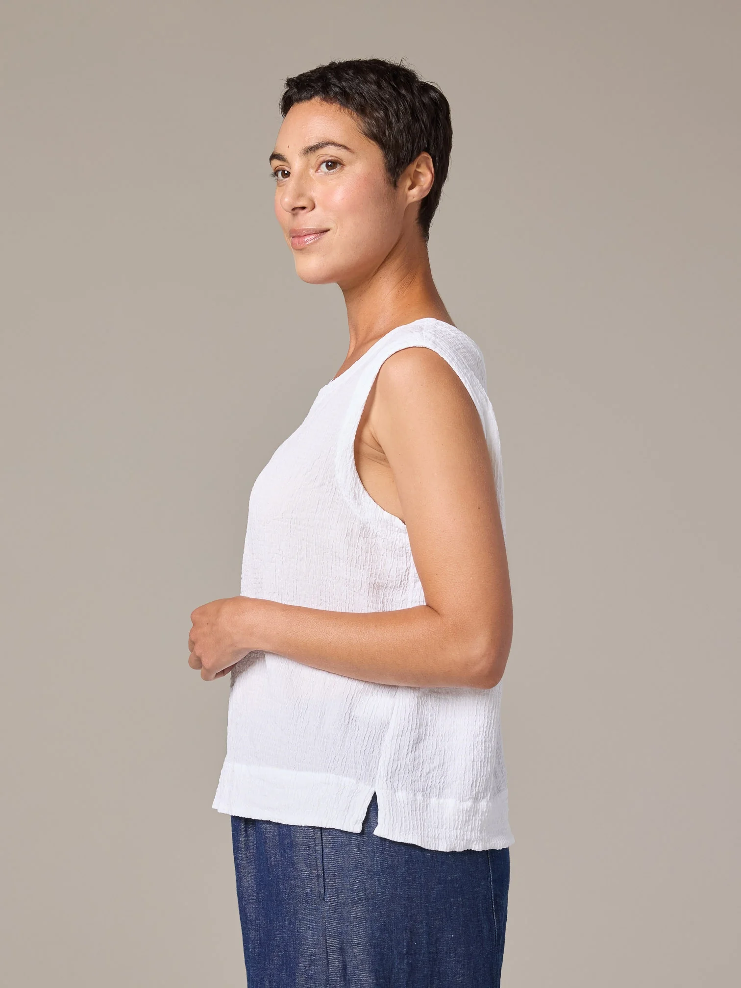 Shell w/Wide Facing in White