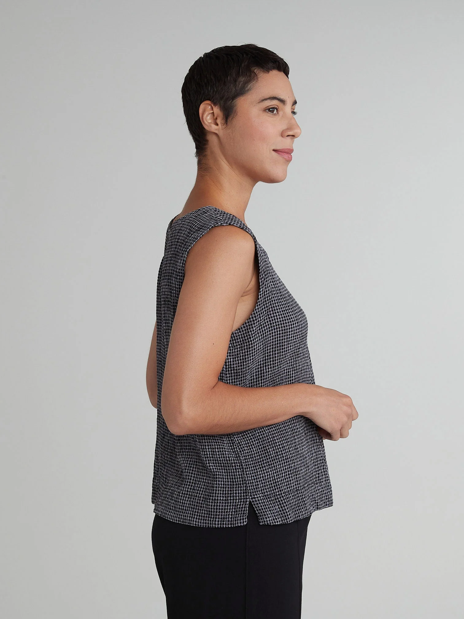 Shell w/Wide Facing in Black