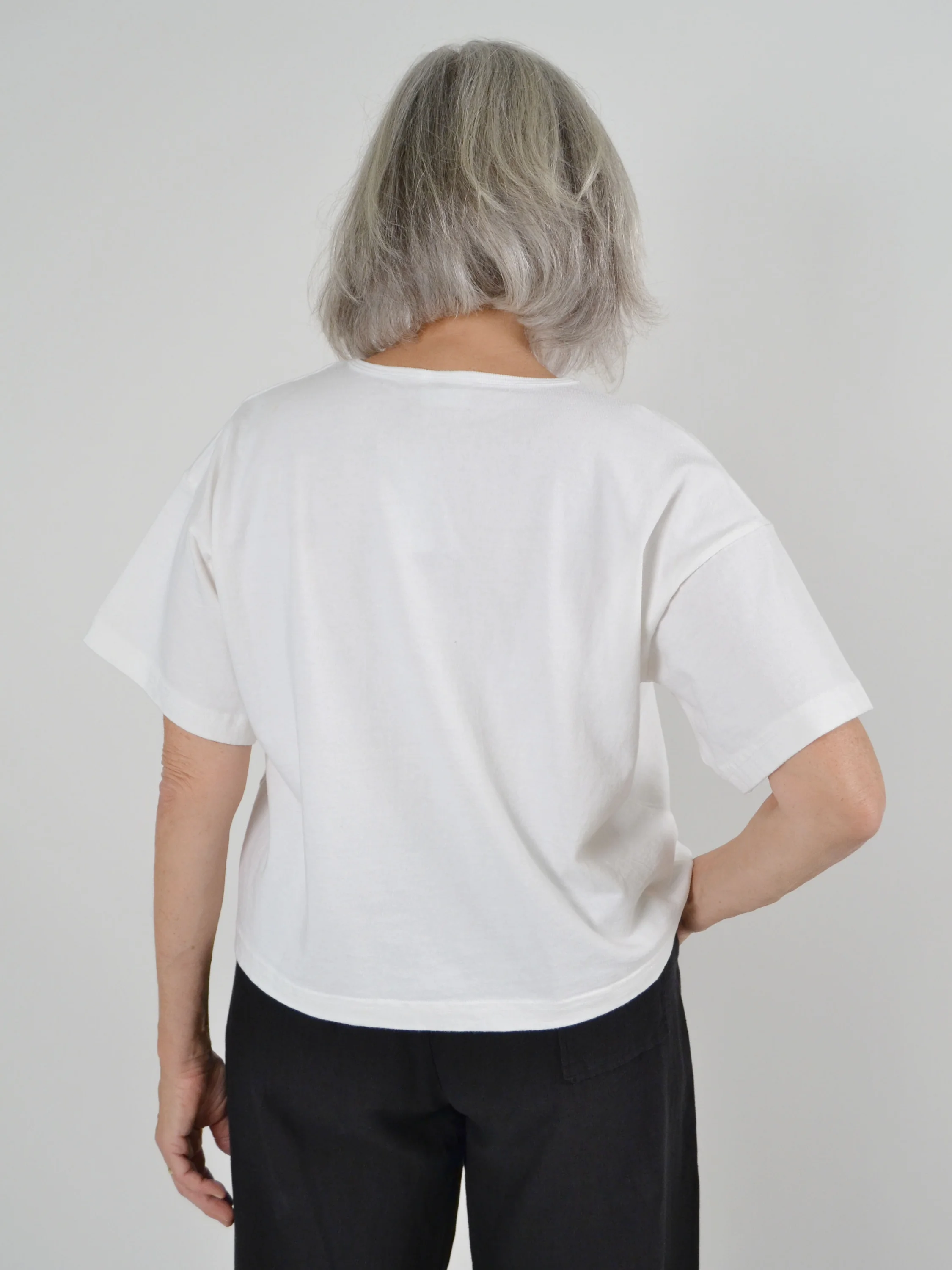 Short Sleeve Crop Crew Shirt in White