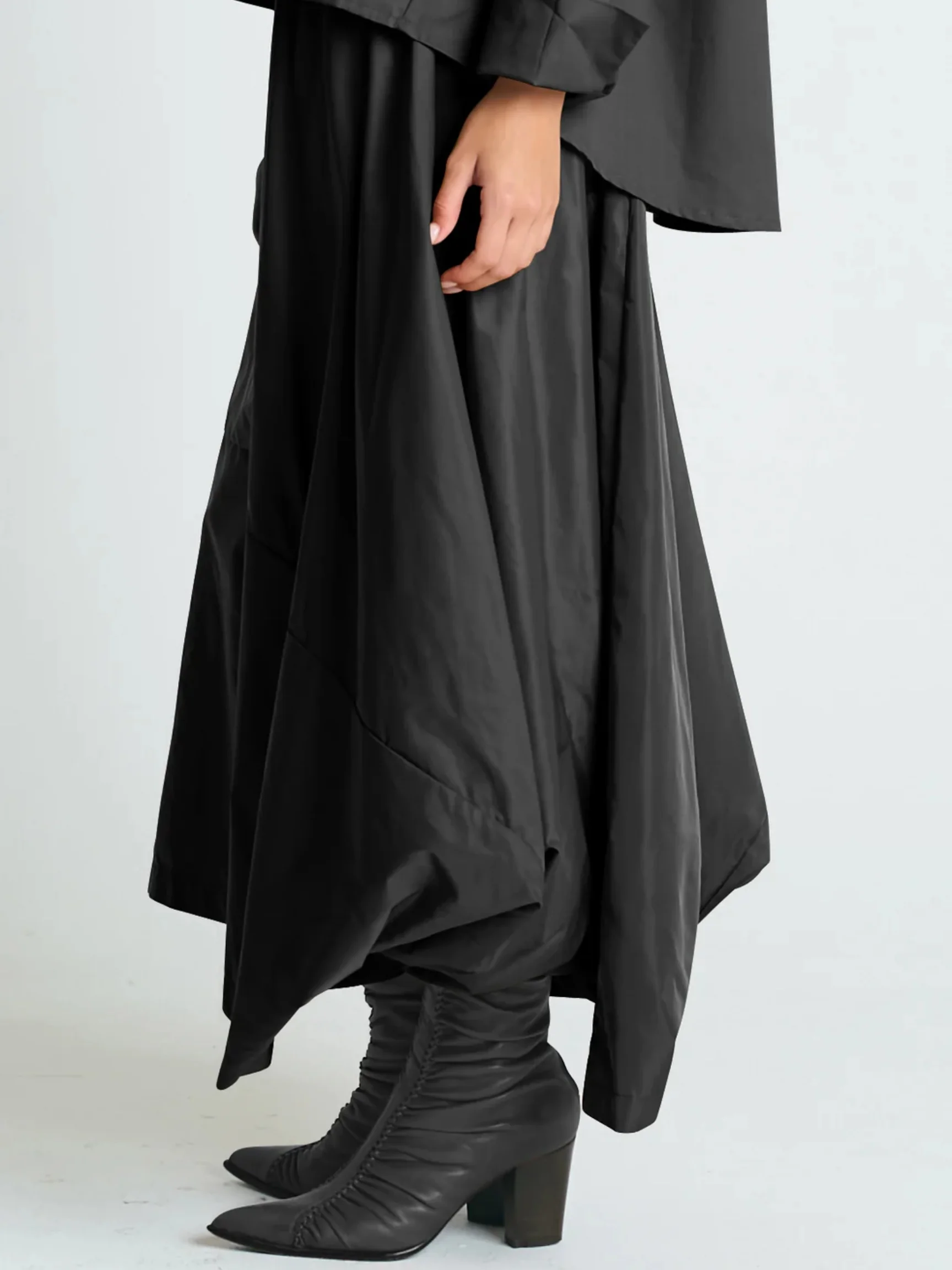Signature Architectural Skirt in Black