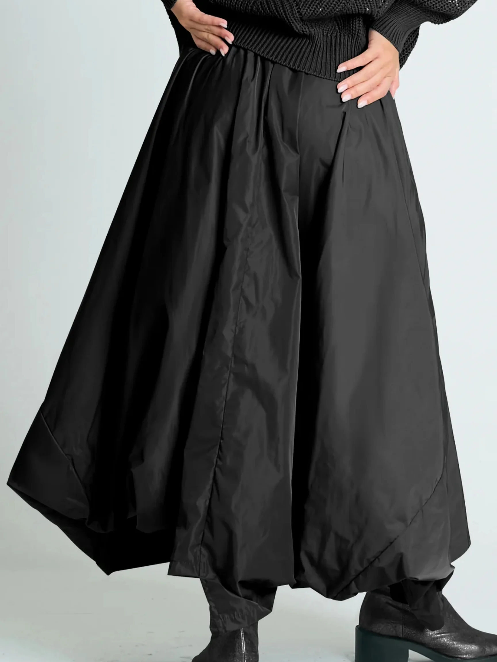 Signature Architectural Skirt in Black