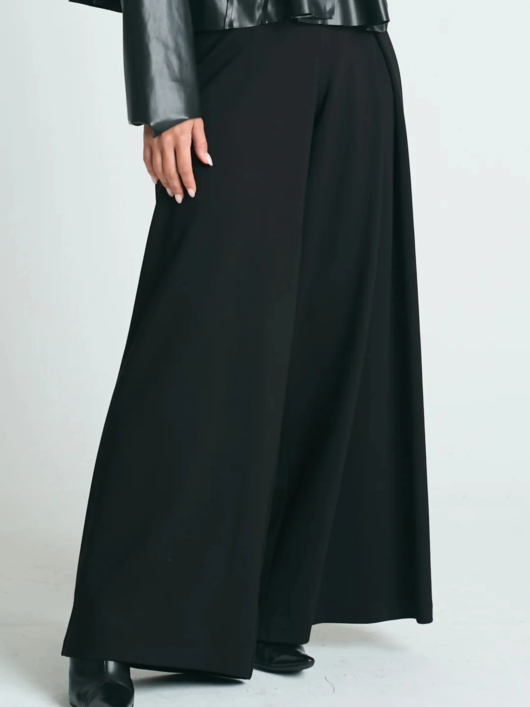 Single Pleat Pant in Black