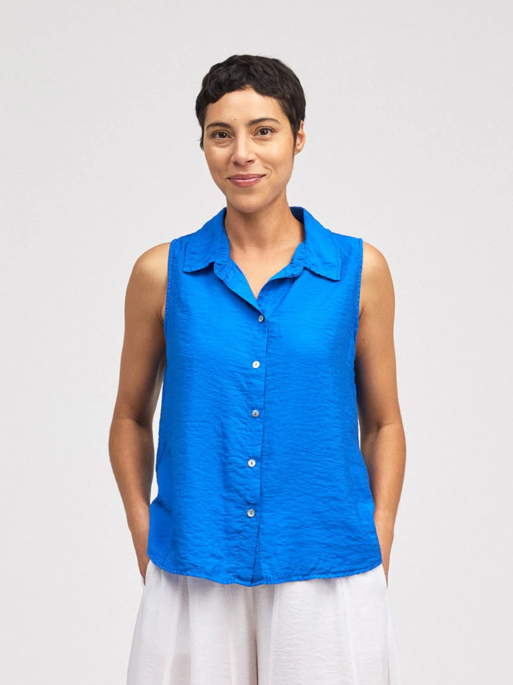 Sleeveless Shirt in Vivid Blue