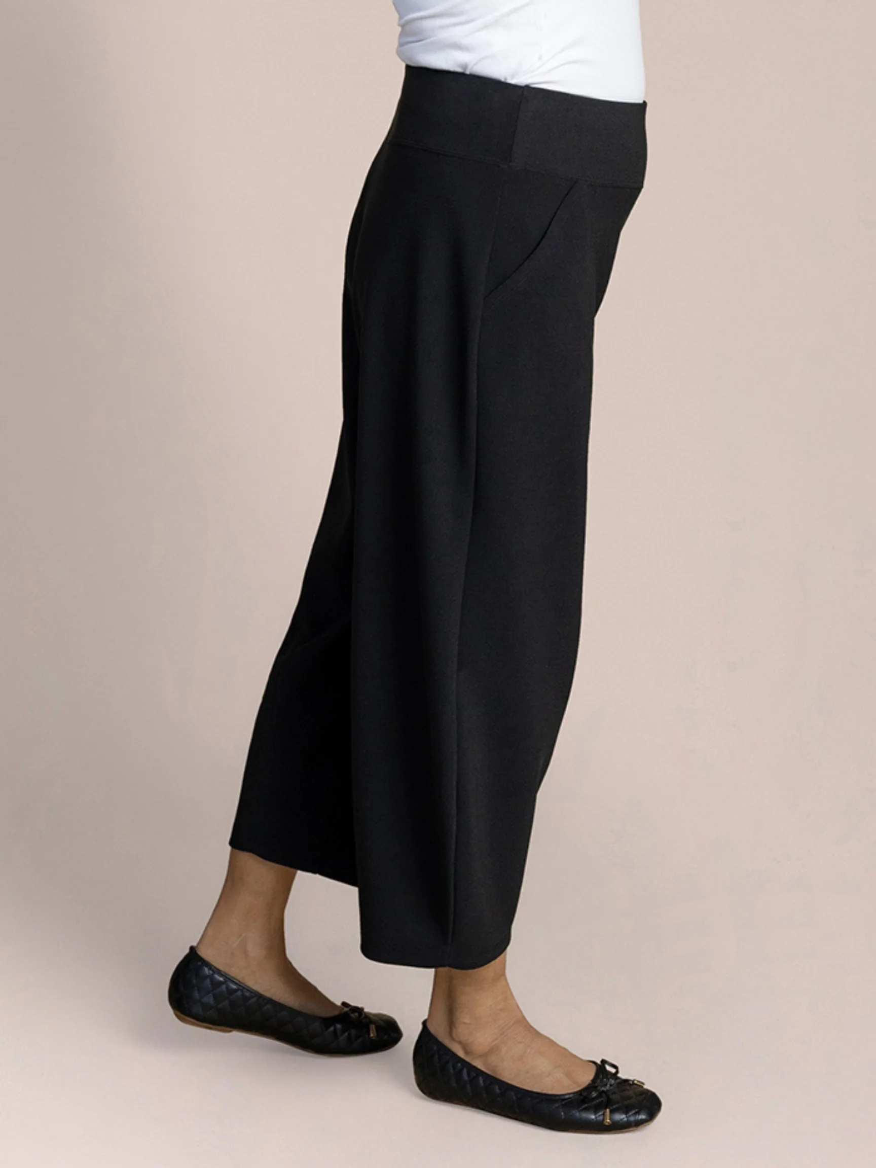 Soffio Crepe Narrow Lantern Pant in Black