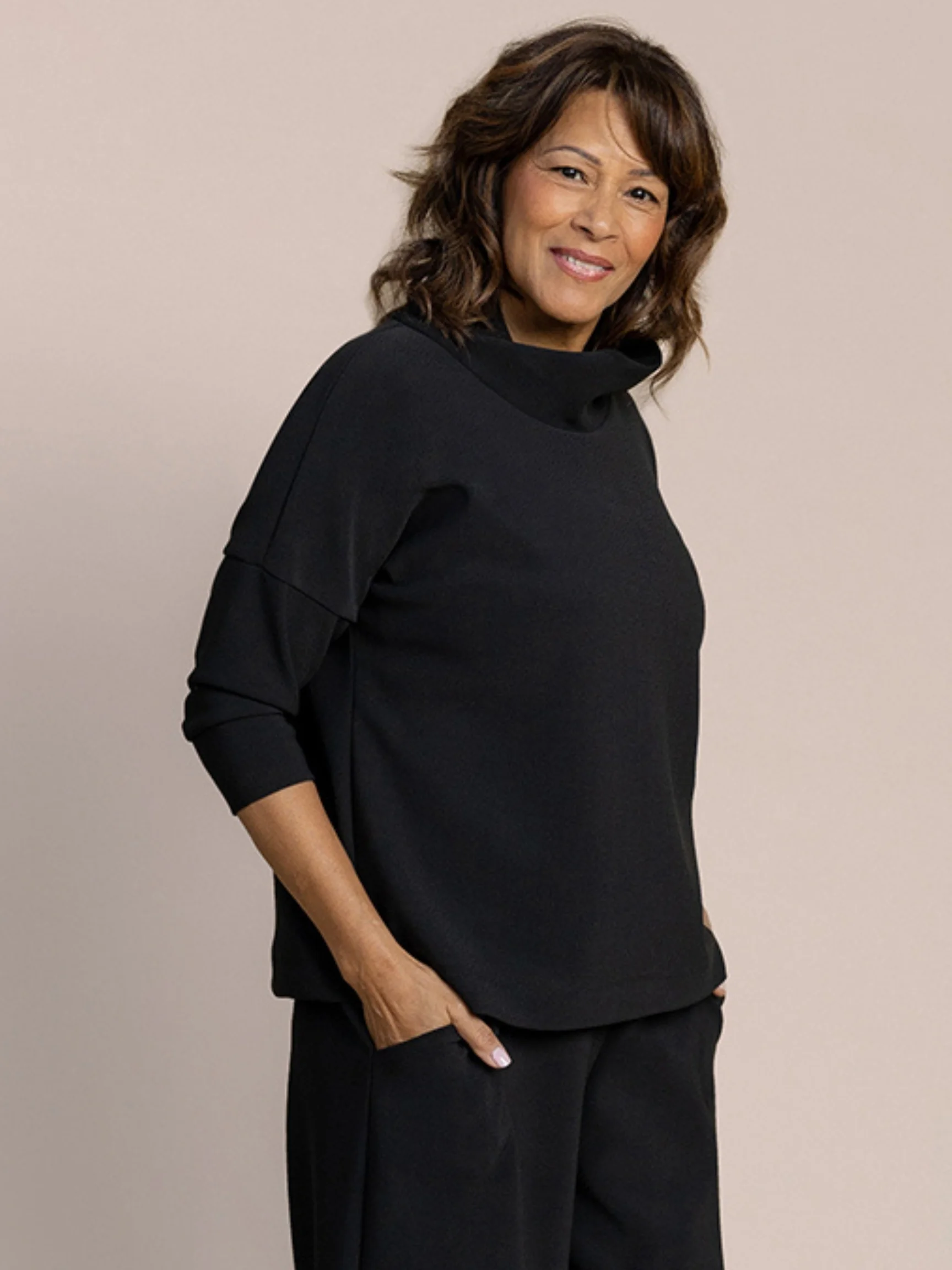 Soffio Crepe Slouch Sweatshirt in Black