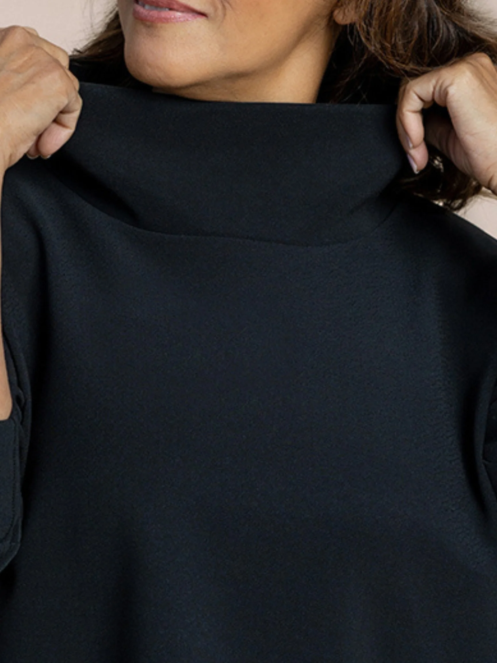 Soffio Crepe Slouch Sweatshirt in Black