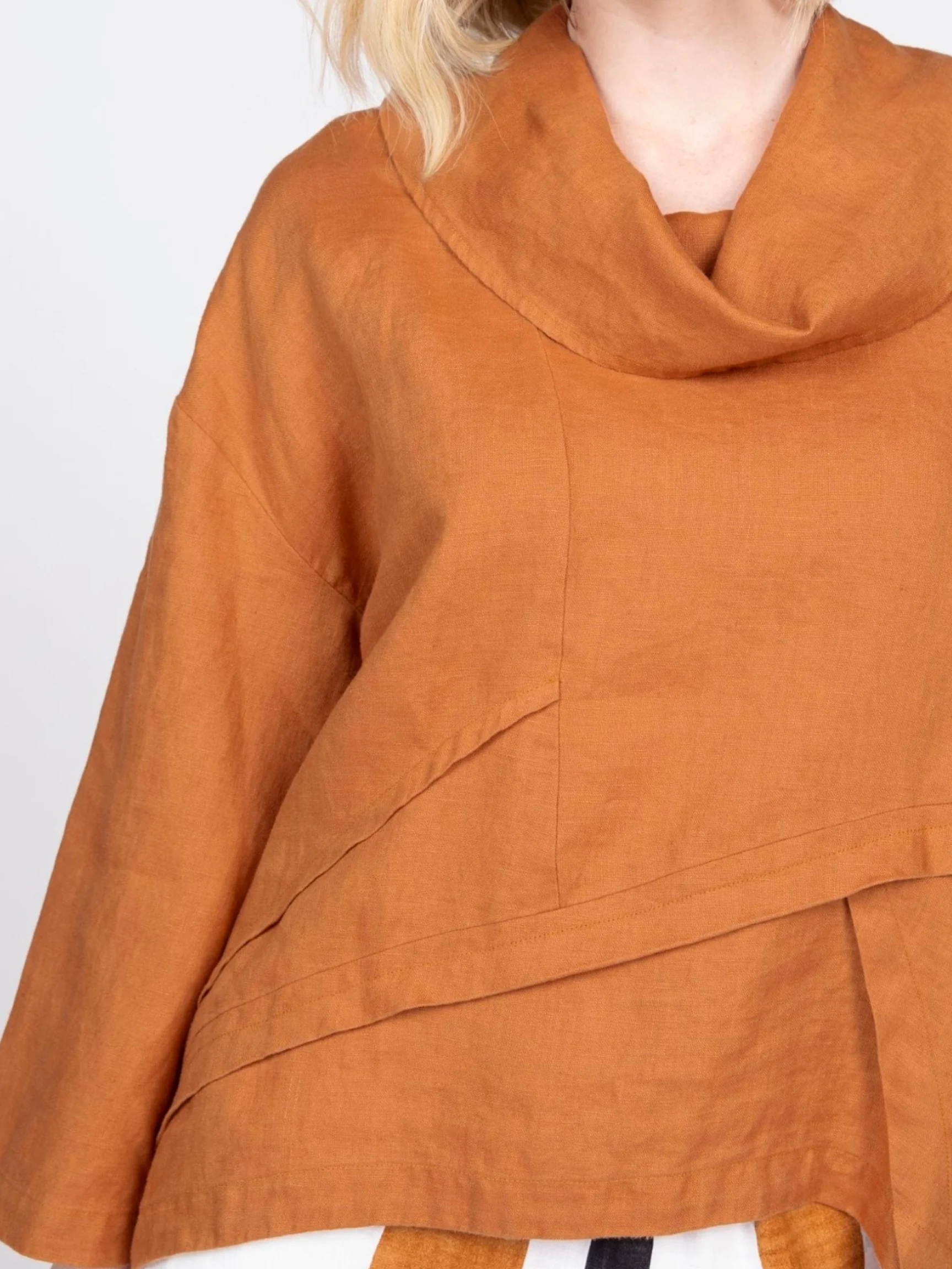 Solid Crossroads Cowl in Cinnamon