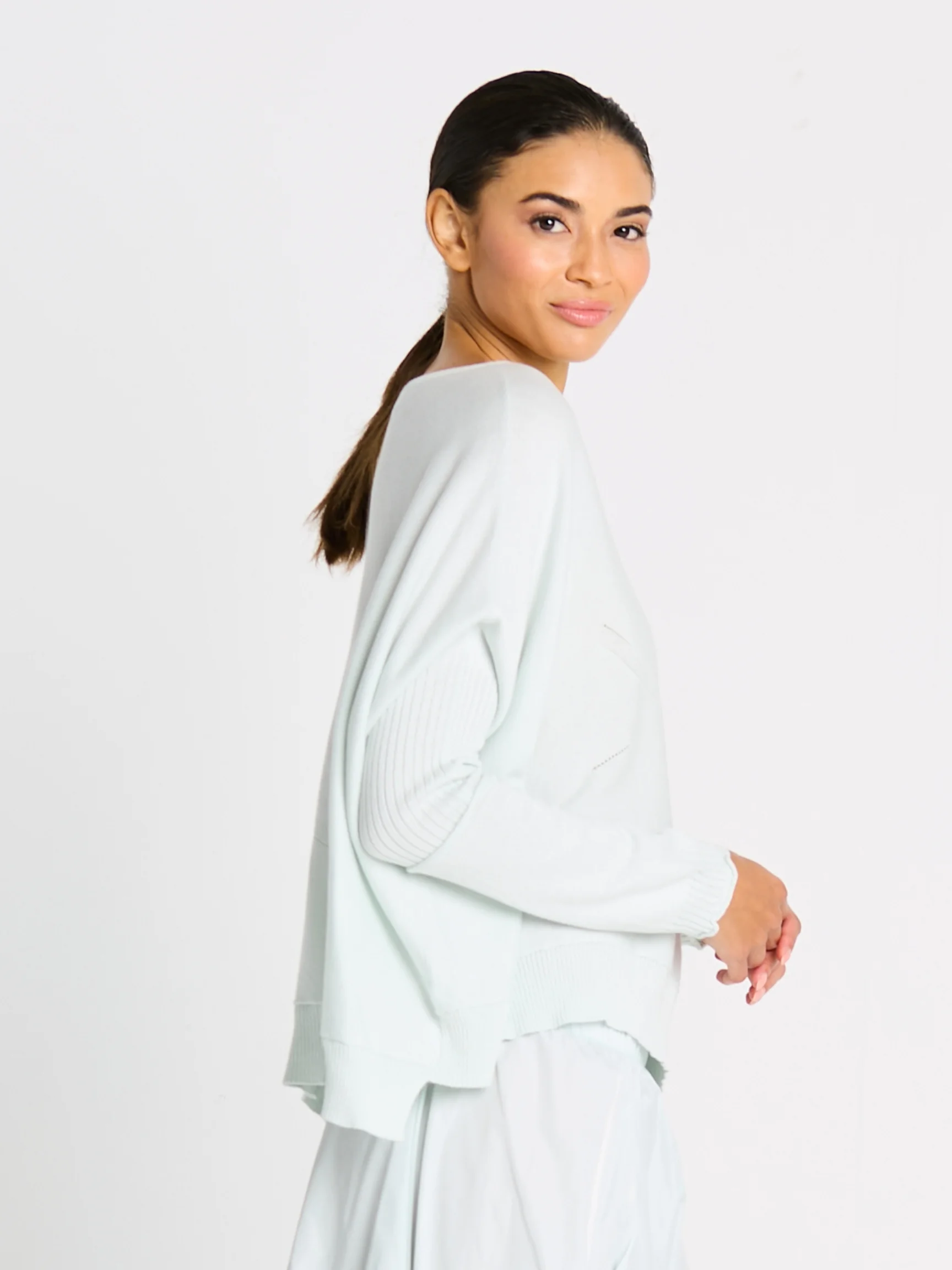 Stitches Pullover in Mint