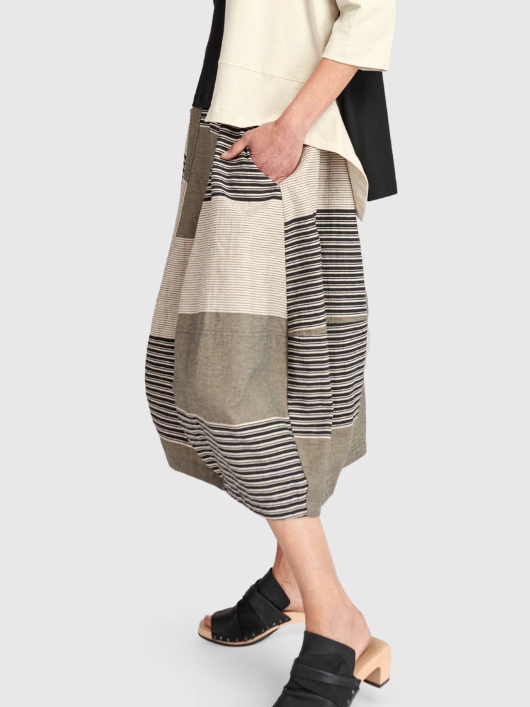 Stonebar Skirt in Stonebar