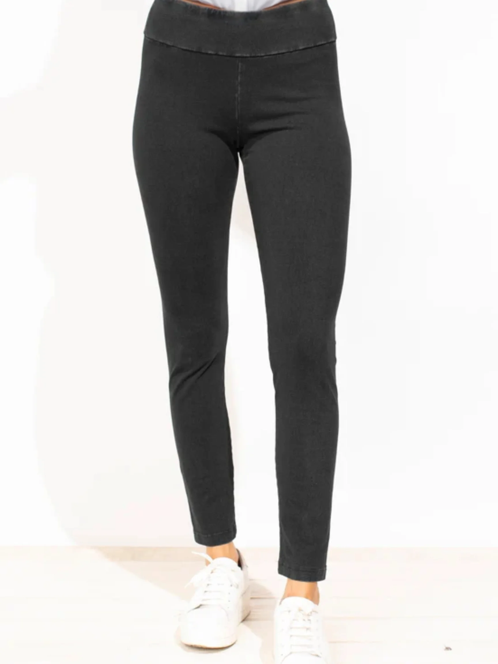 Stonewash Knit Slim Pant in Black
