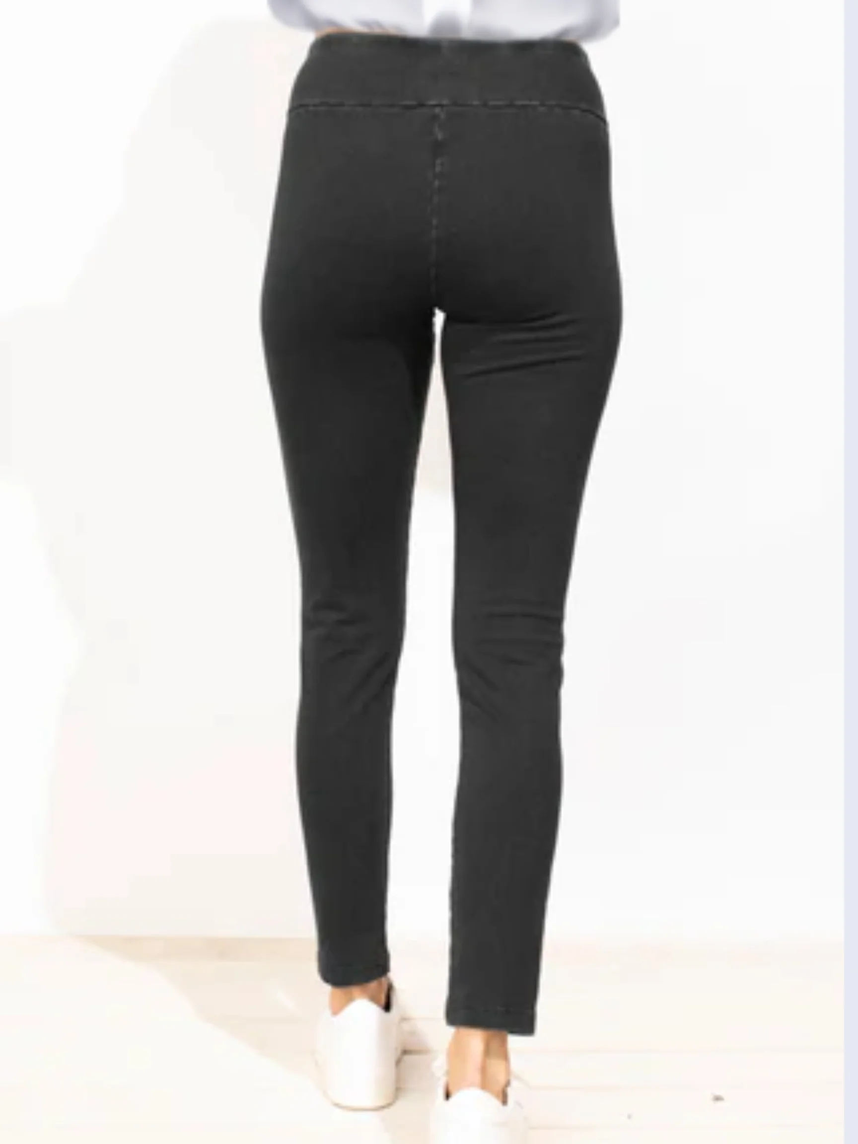 Stonewash Knit Slim Pant in Black