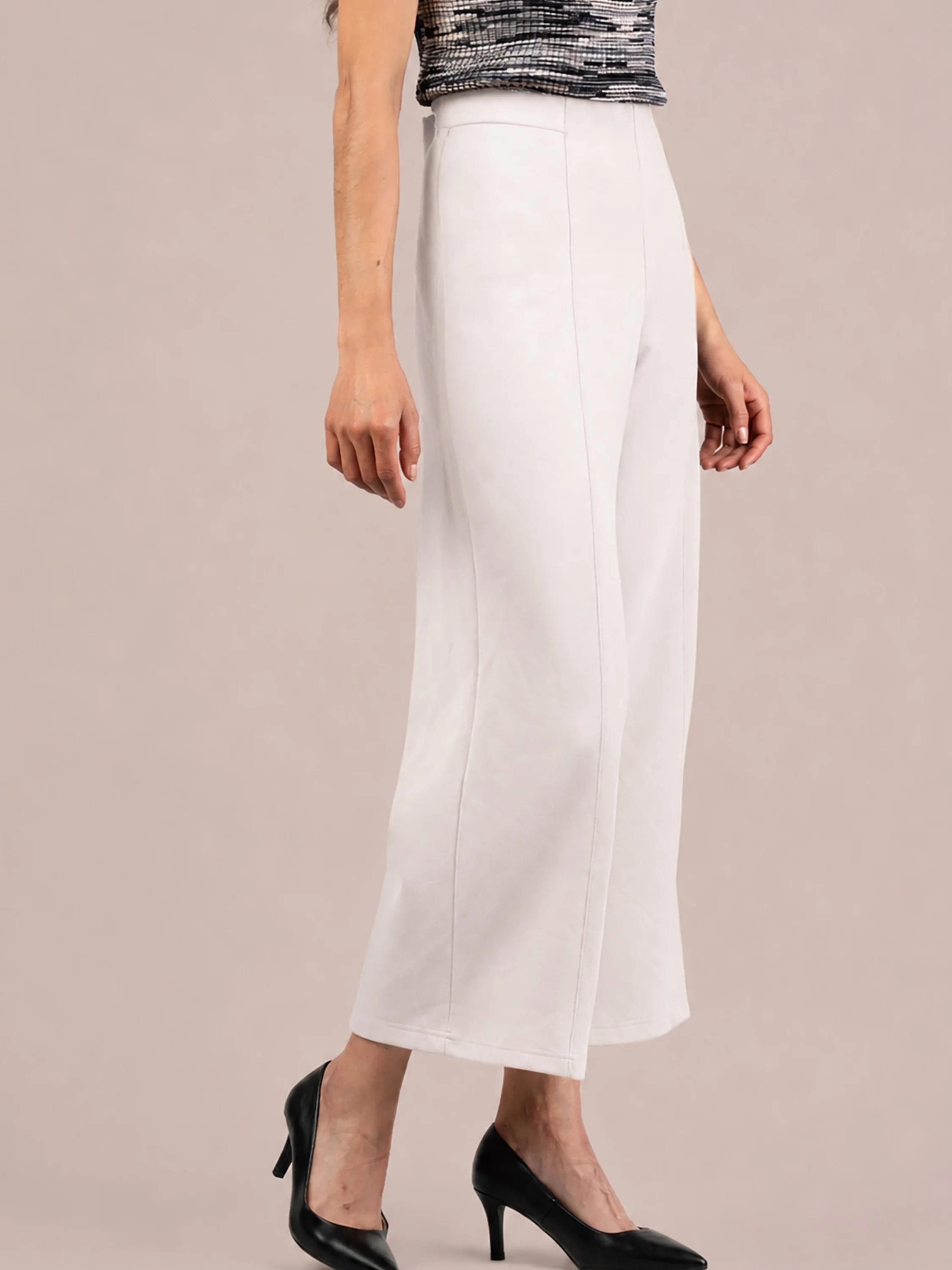 Straight As It Seams Pant in Ecru